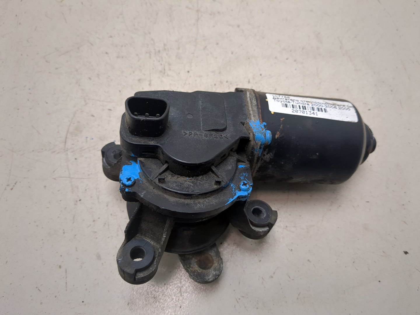 Моторчик стеклоочистителя передний