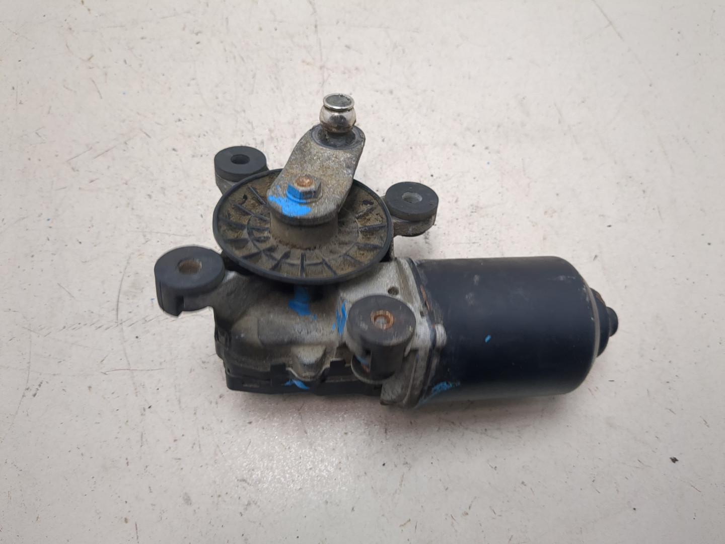 Моторчик стеклоочистителя передний