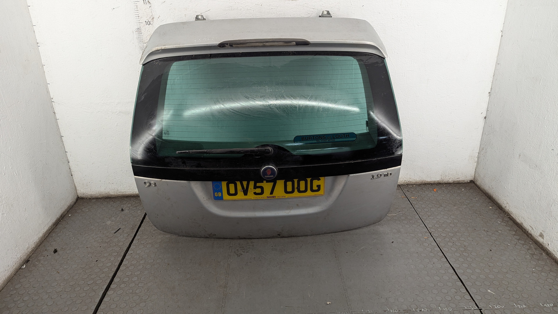 Дверь багажника