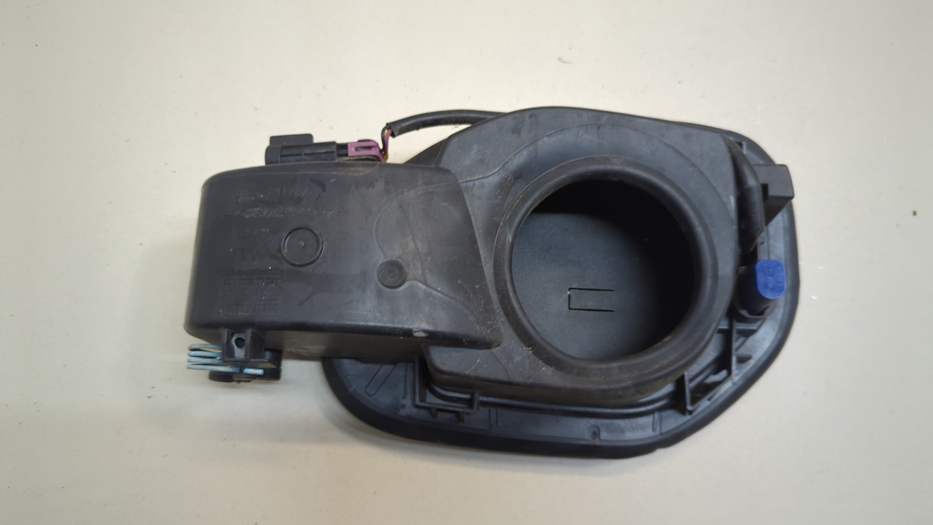 Лючок бензобака