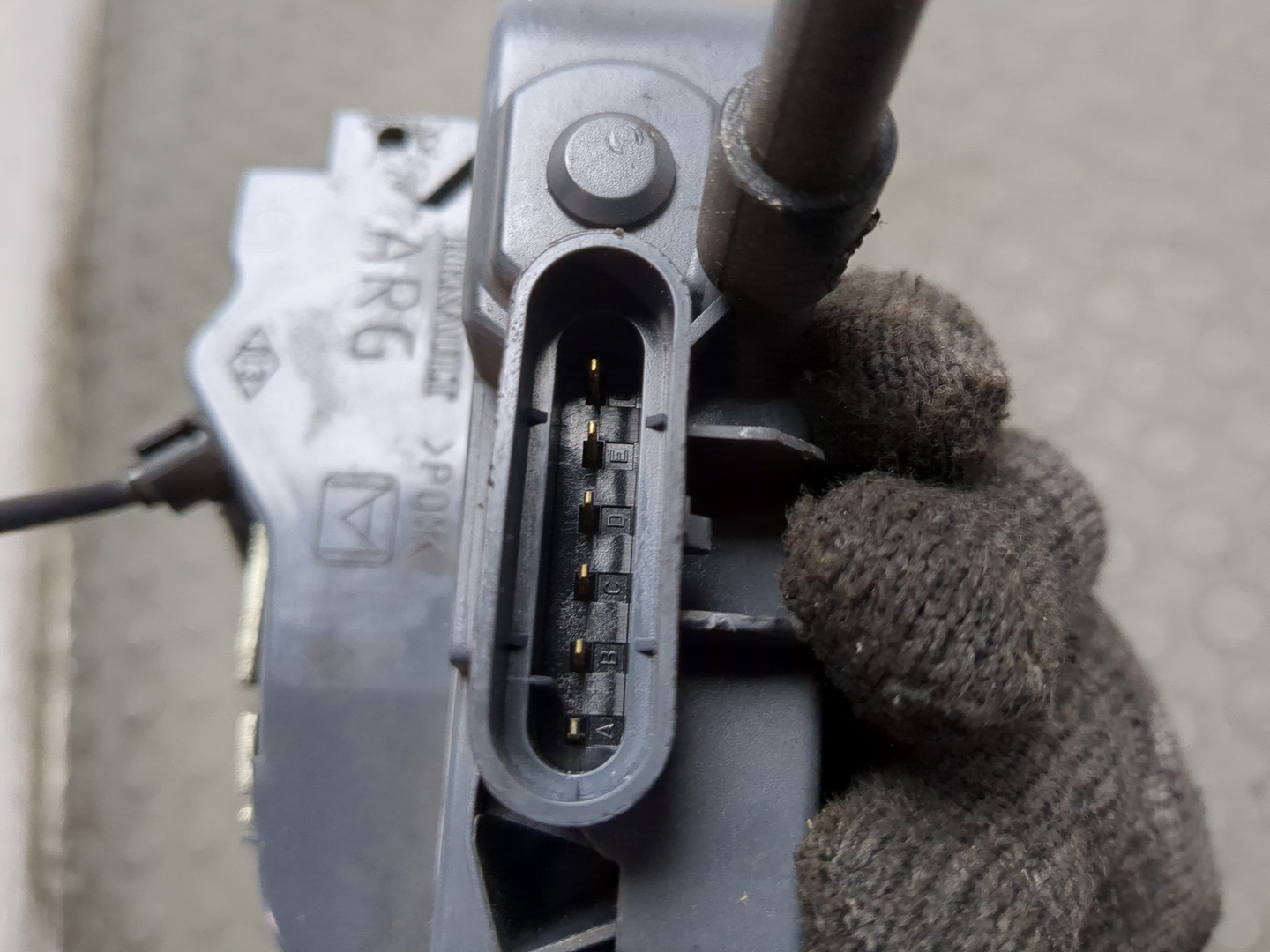 Замок двери задней левой