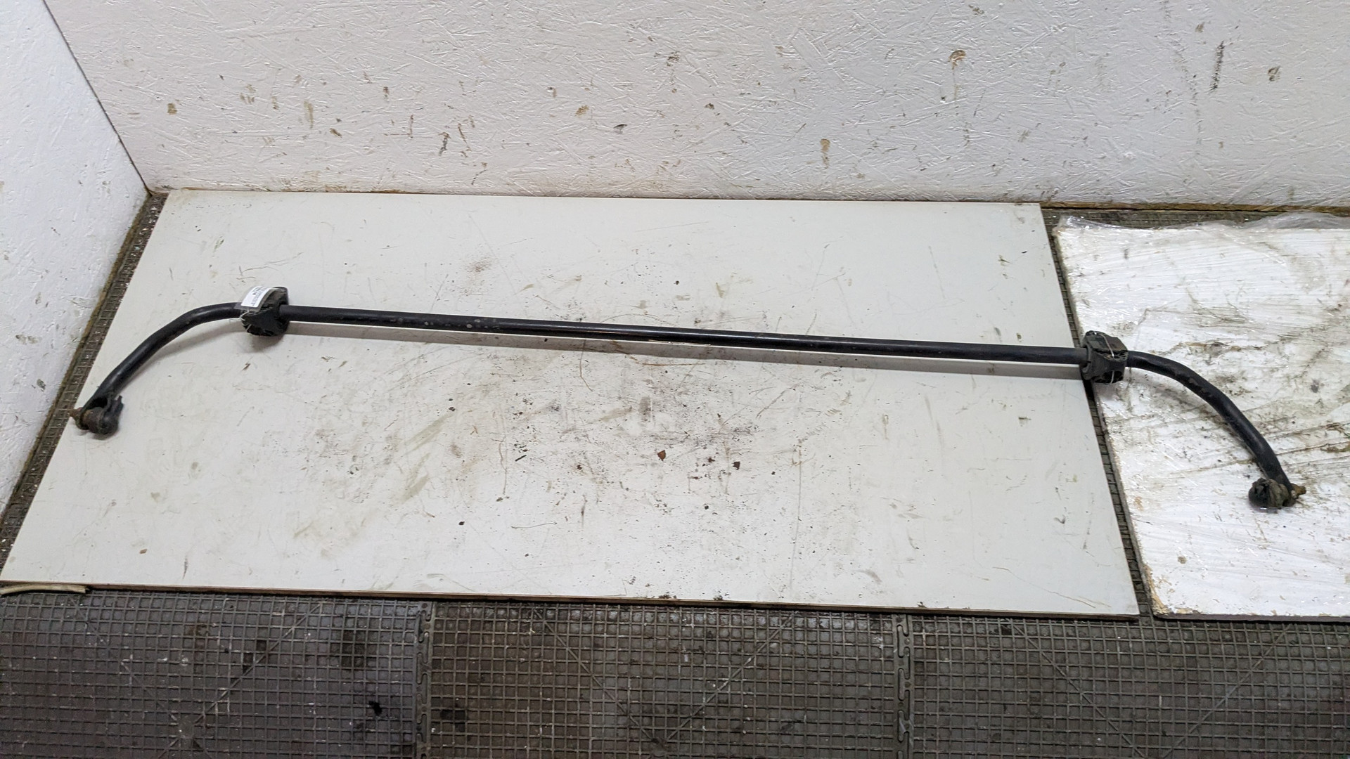 Стабилизатор задний