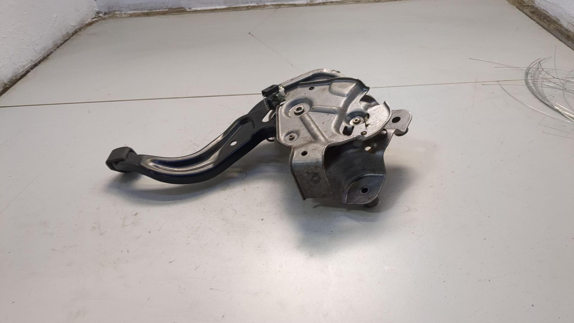 Рычаг стояночного тормоза