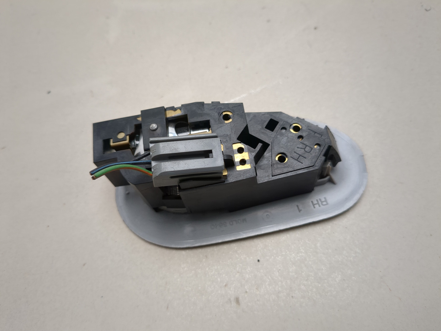 Плафон салонный