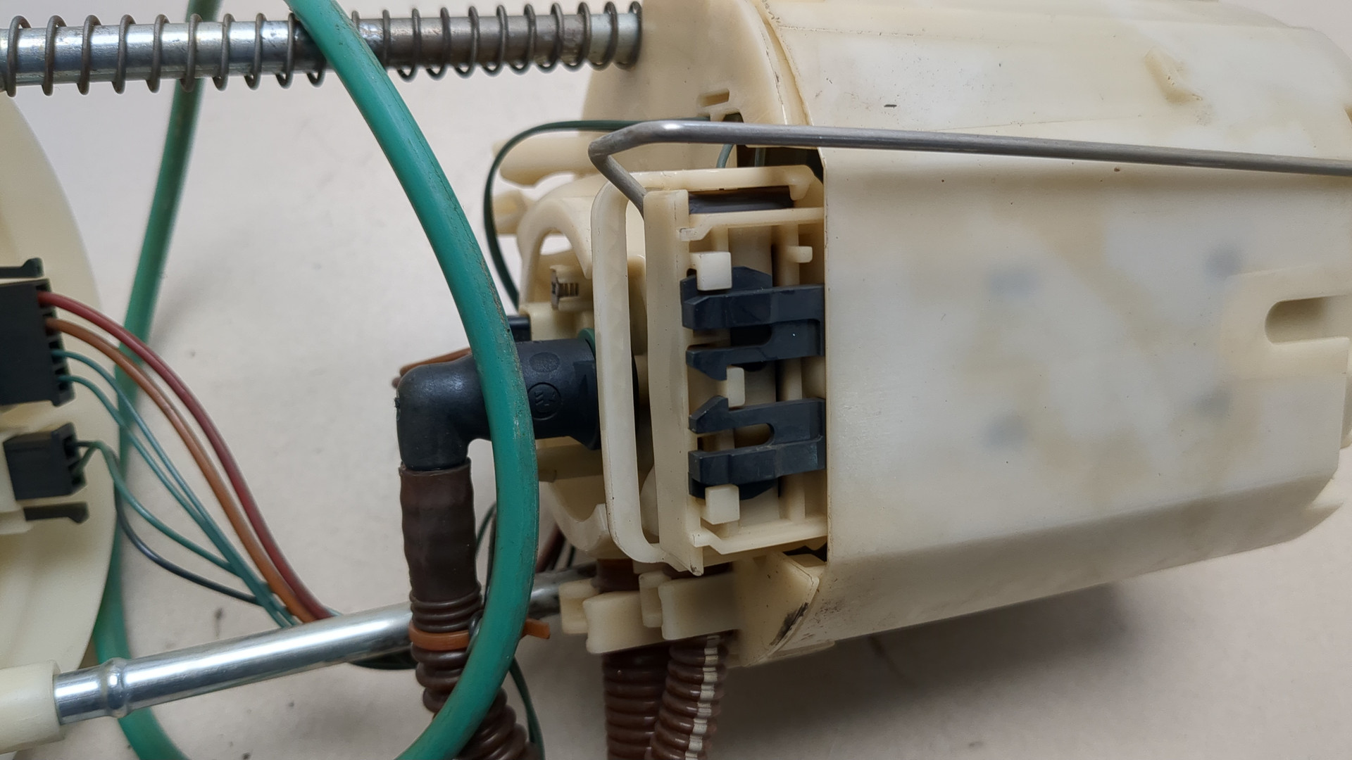 Насос топливный электрический