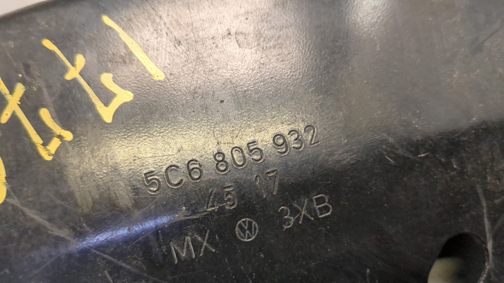 Кронштейн фар правый