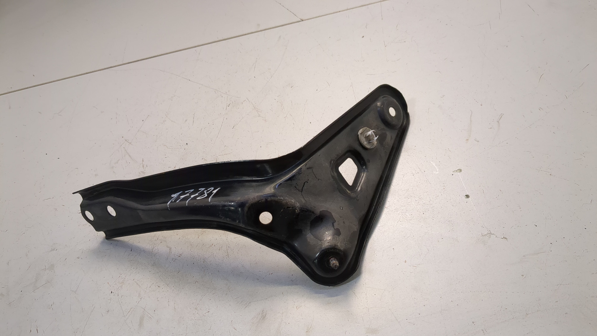 Кронштейн радиатора