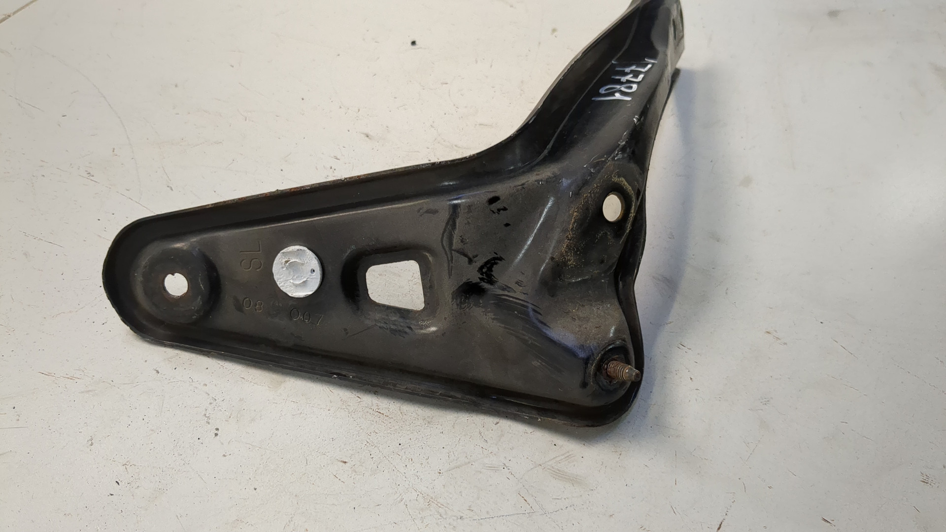 Кронштейн радиатора