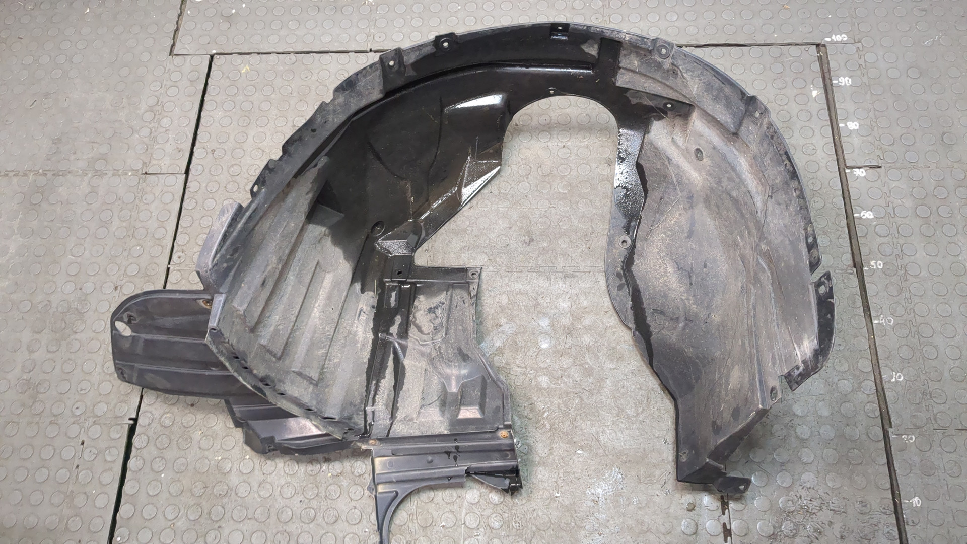 Локер передний левый