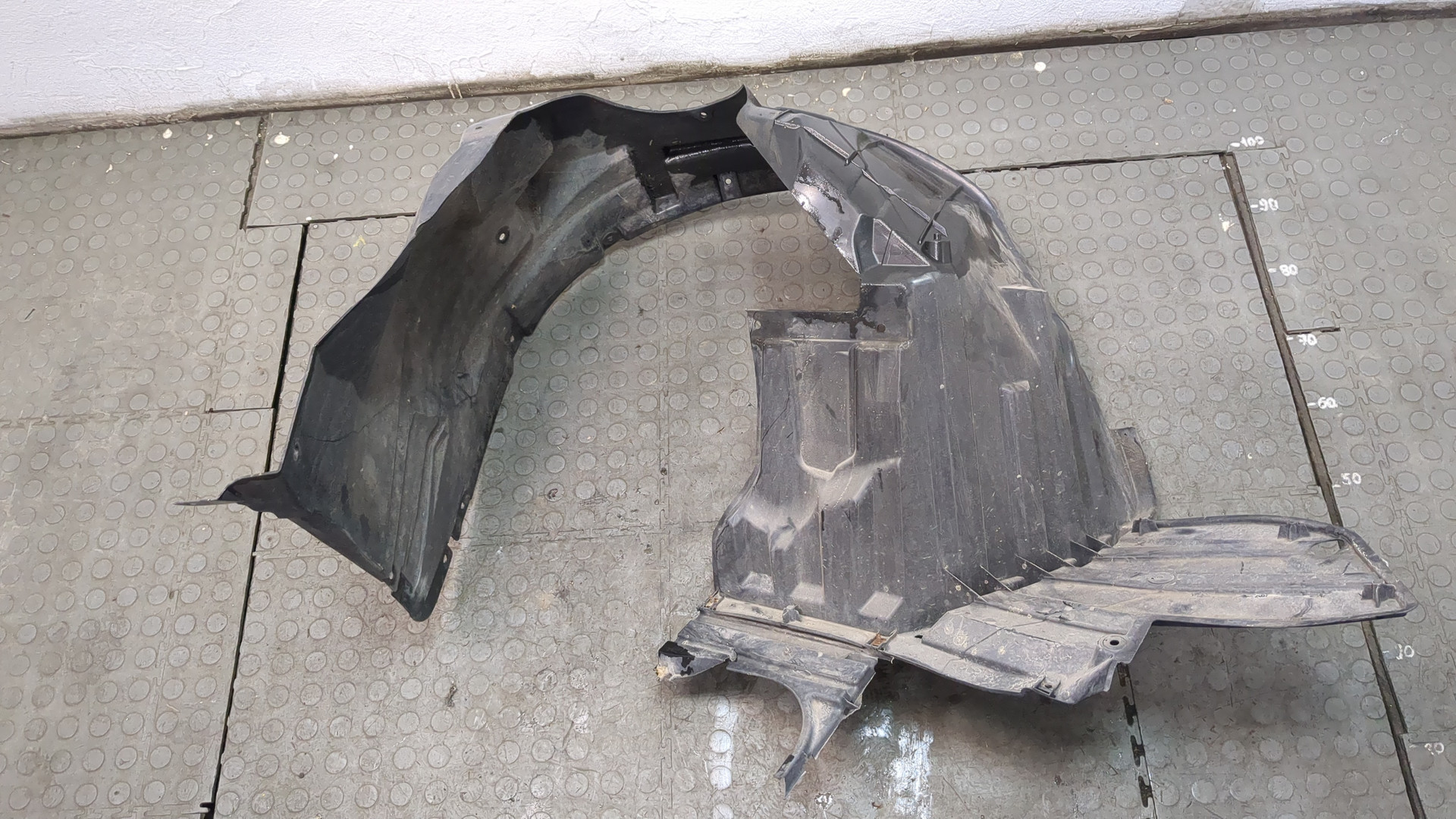 Локер передний левый