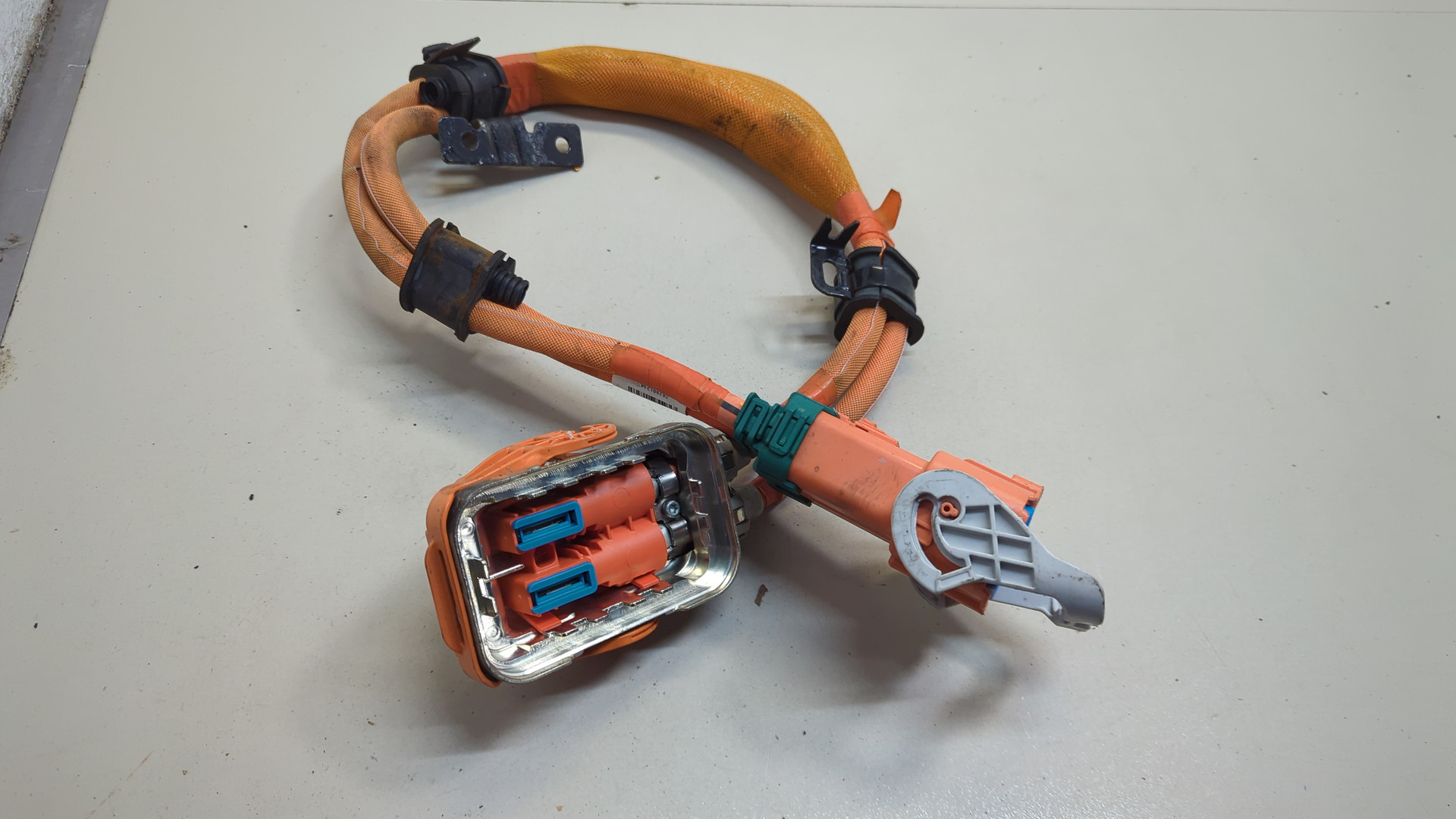 Провод высокого напряжения