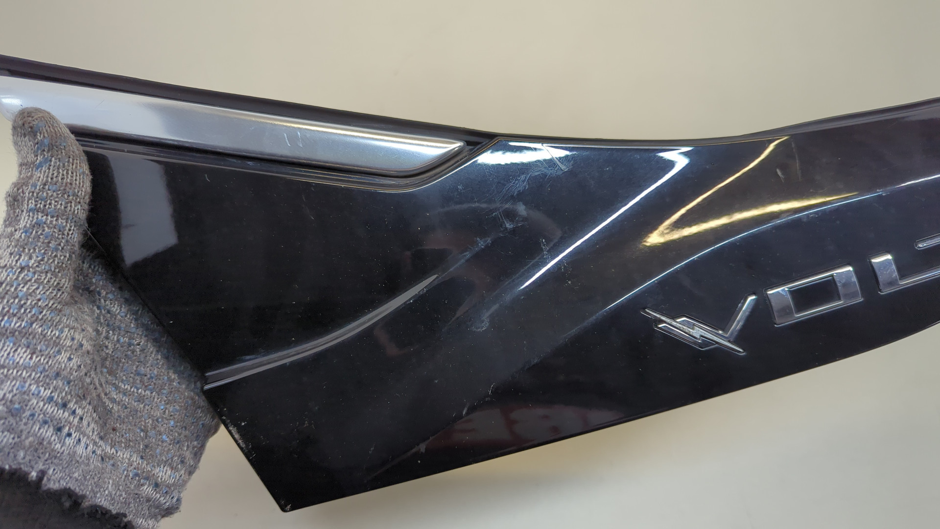 Накладка переднего крыла правого