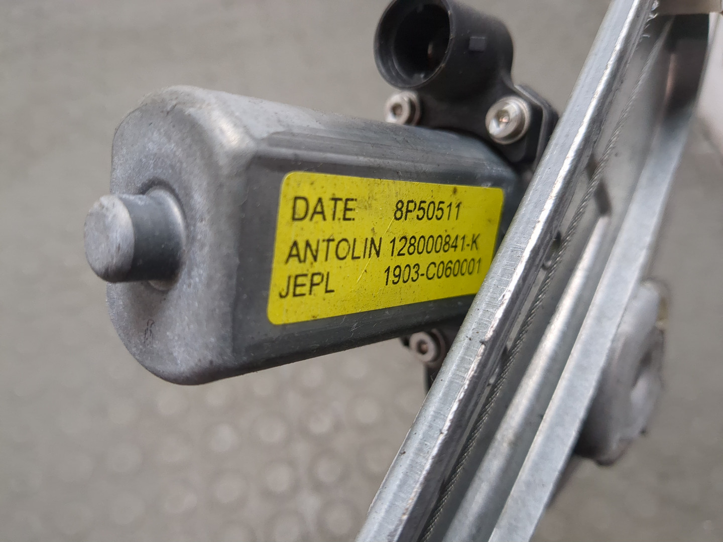 Стеклоподъемник электр. передний левый