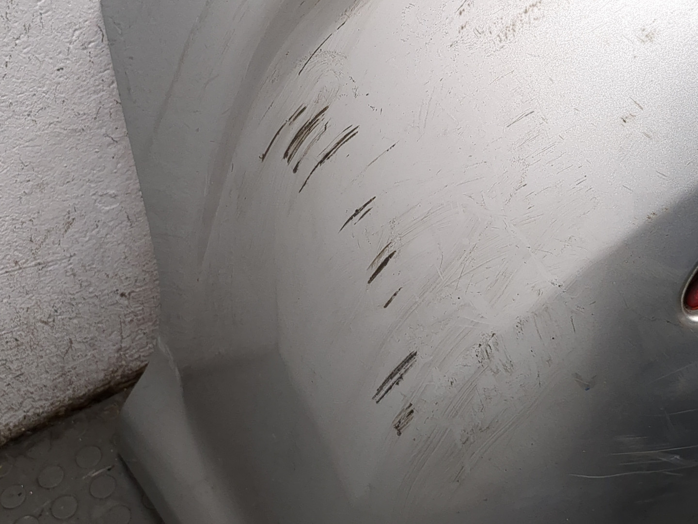 Бампер задний