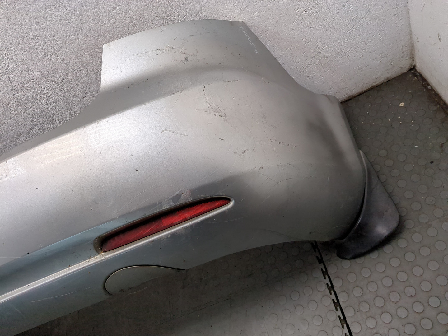 Бампер задний