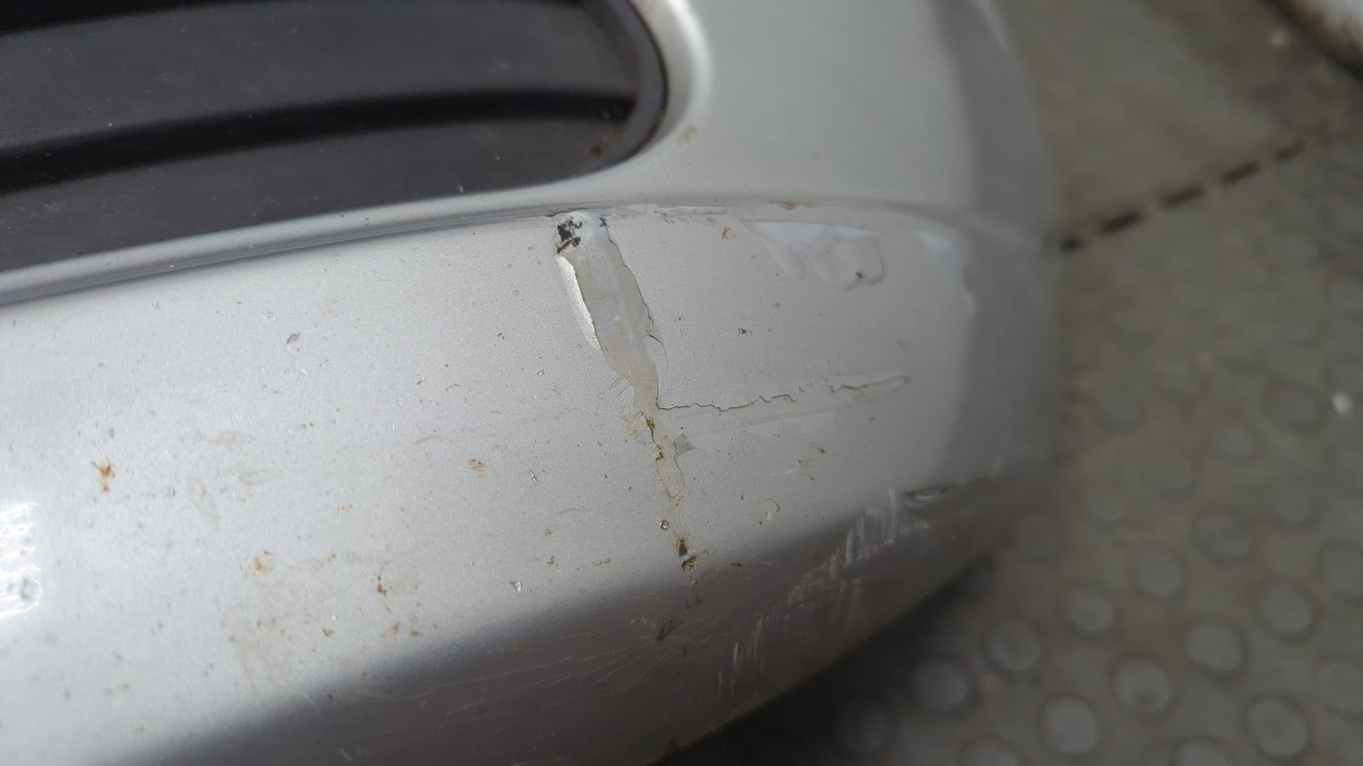 Бампер передний