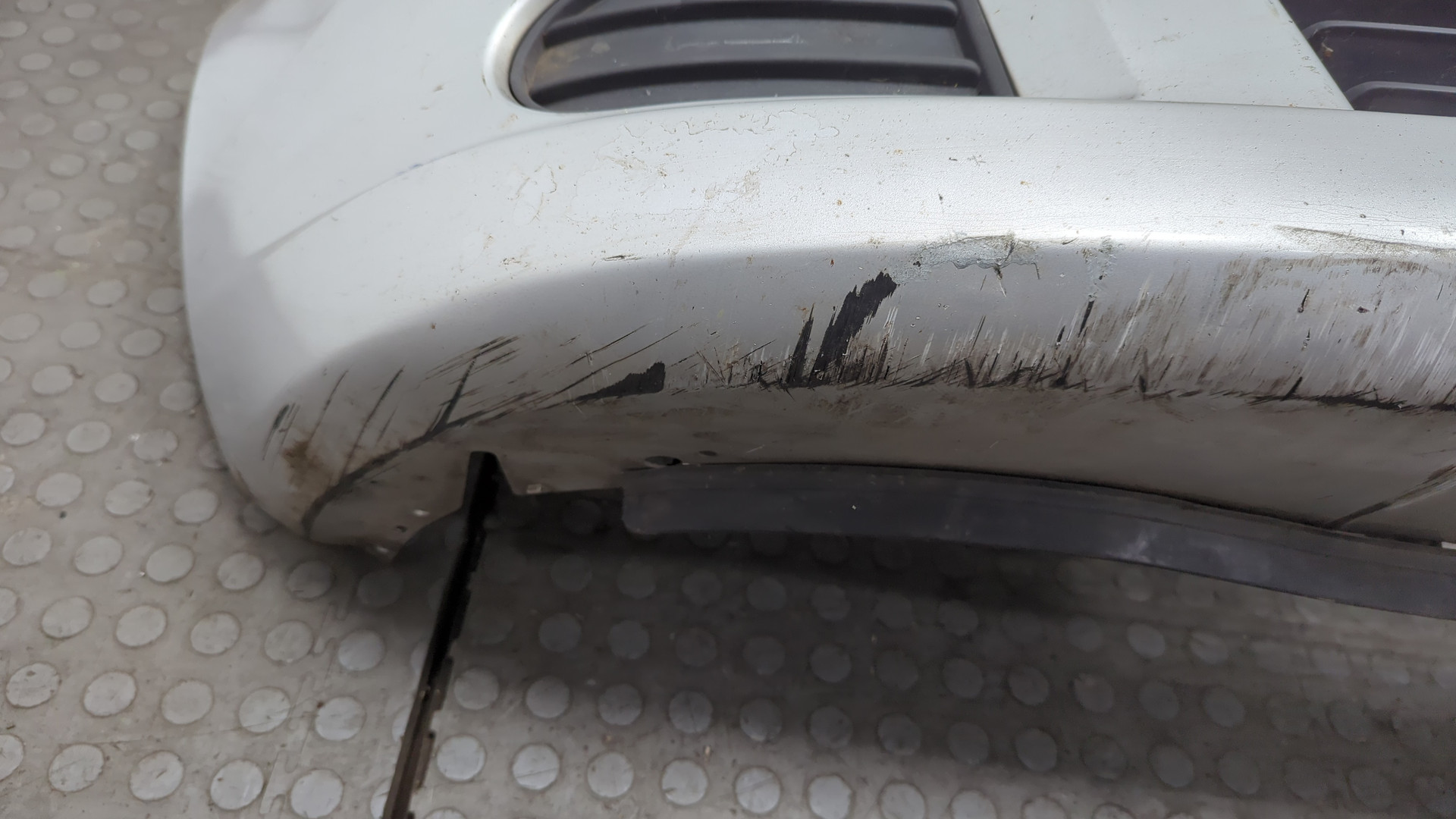 Бампер передний