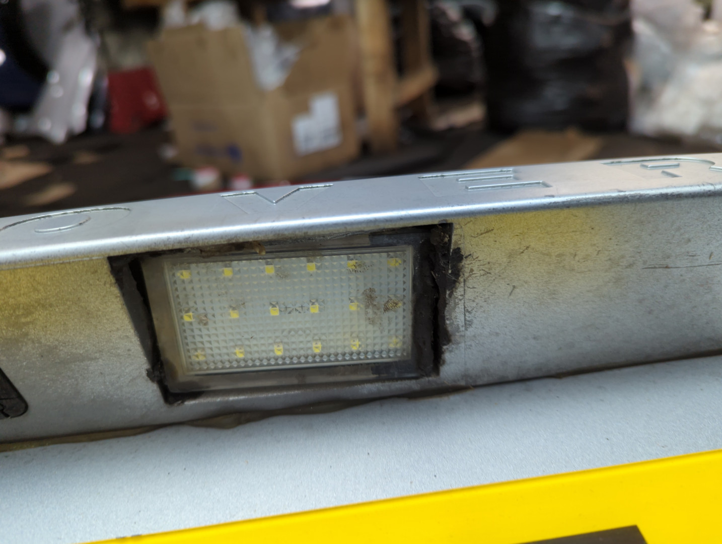 Дверь багажника