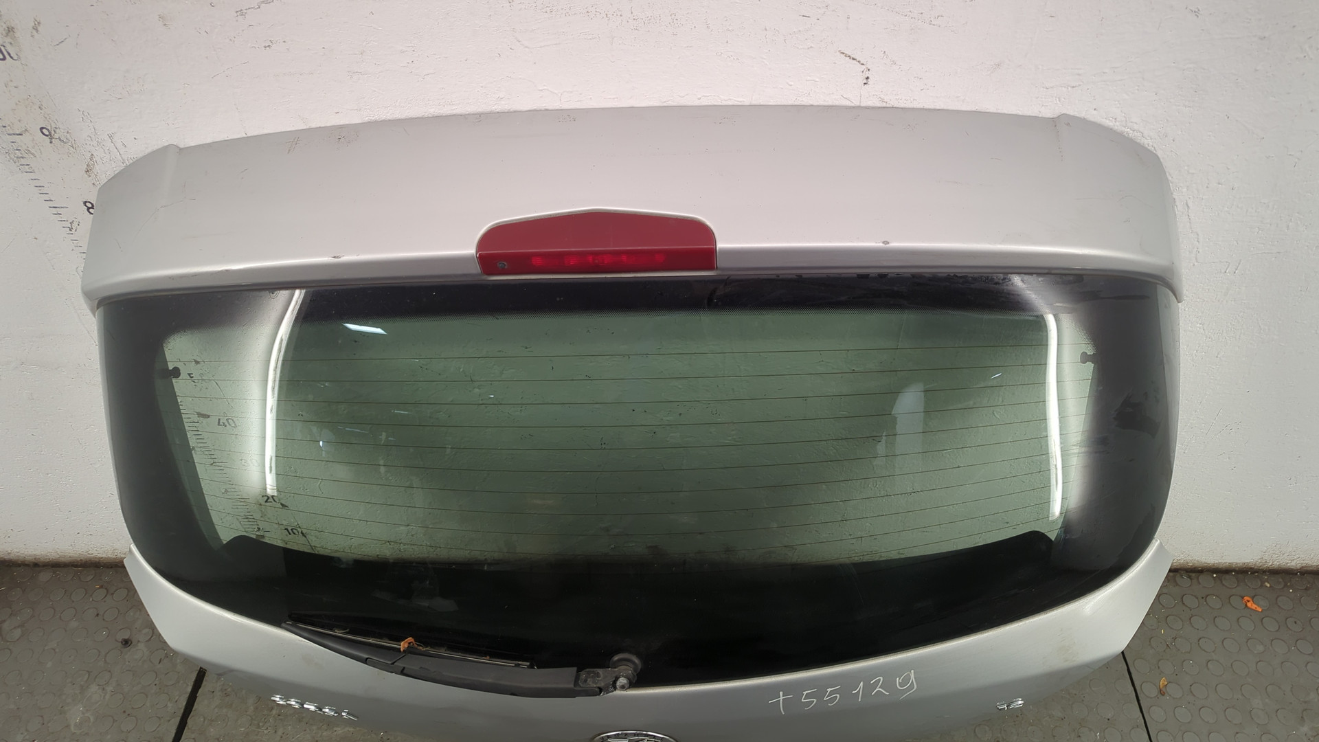 Дверь багажника