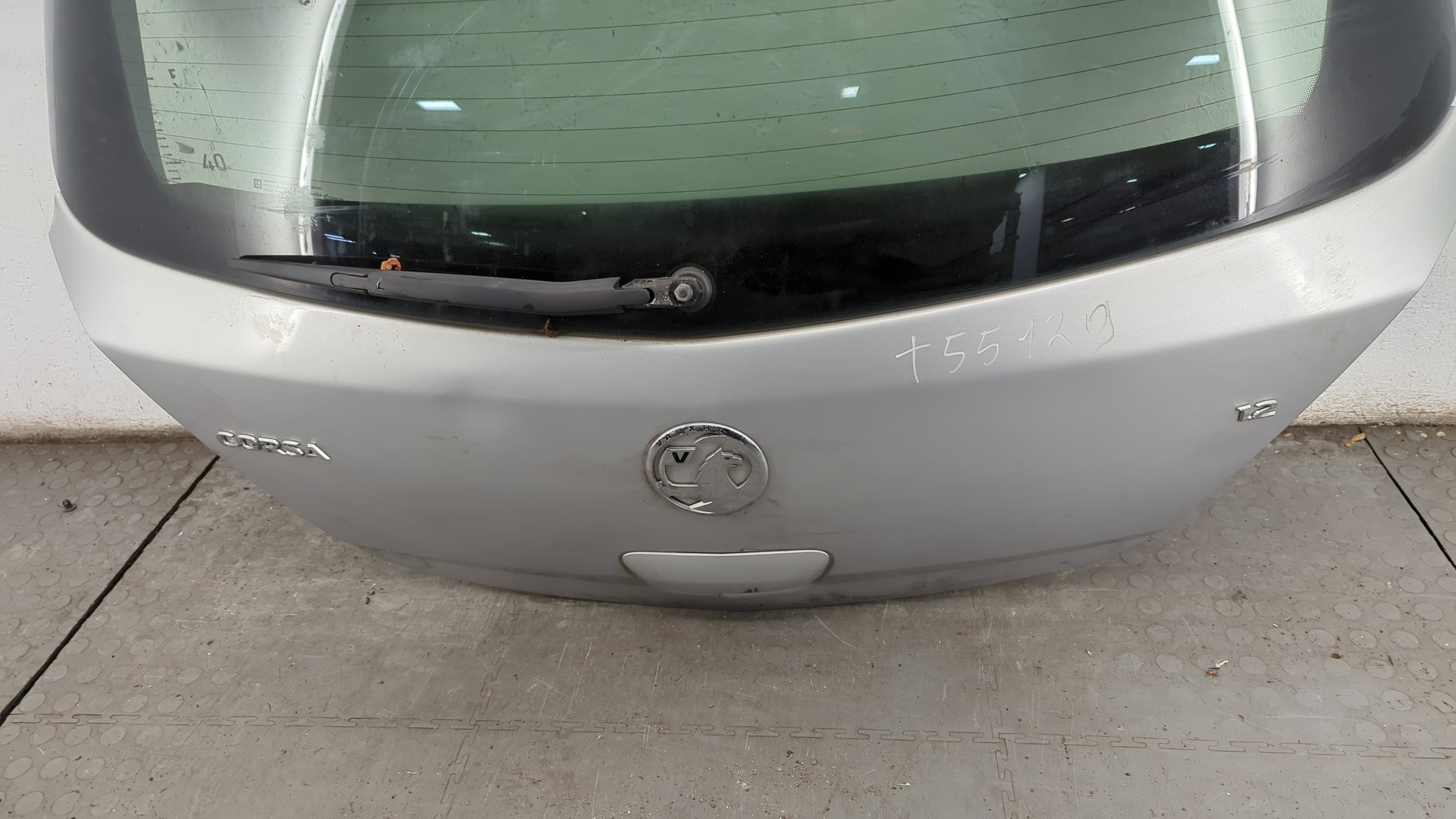 Дверь багажника