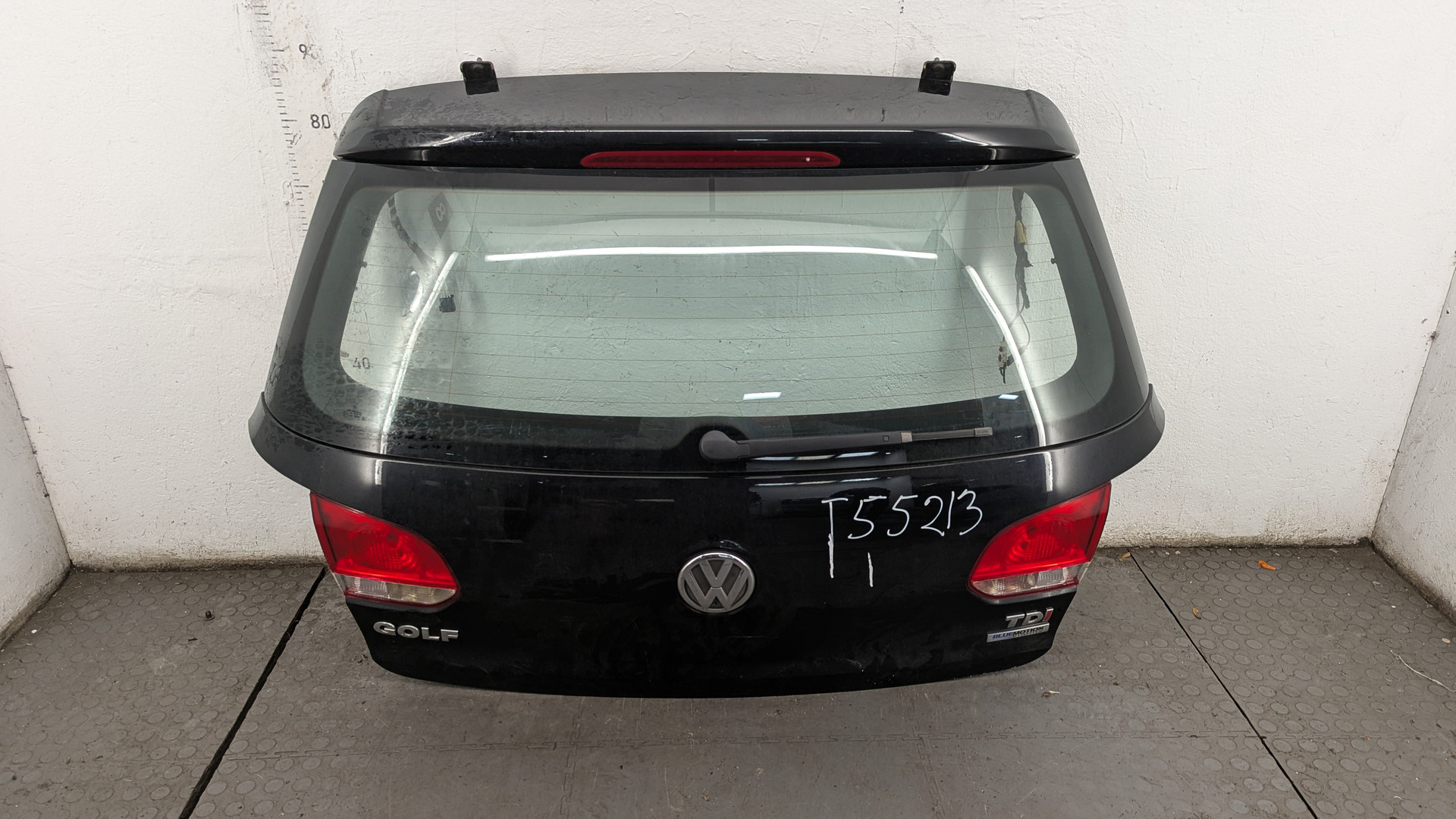 Дверь багажника