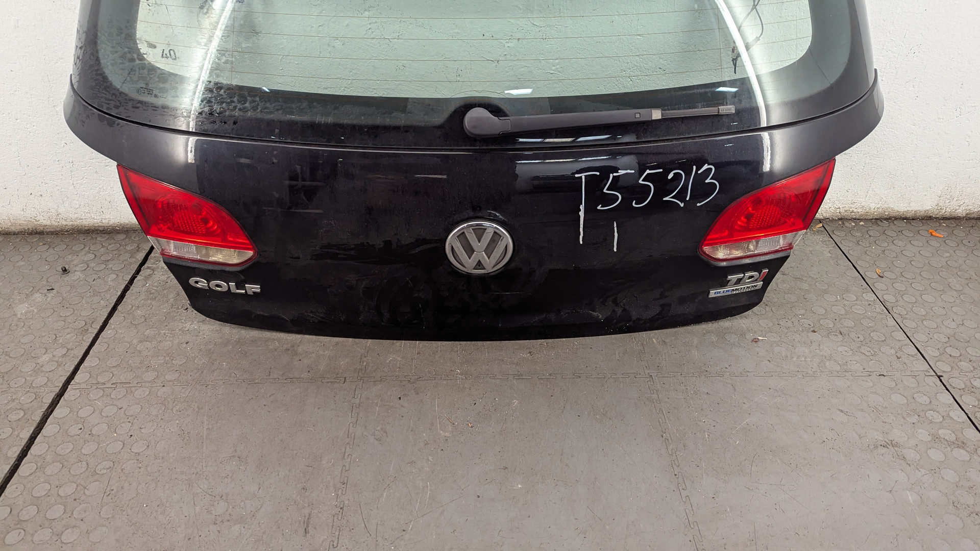 Дверь багажника