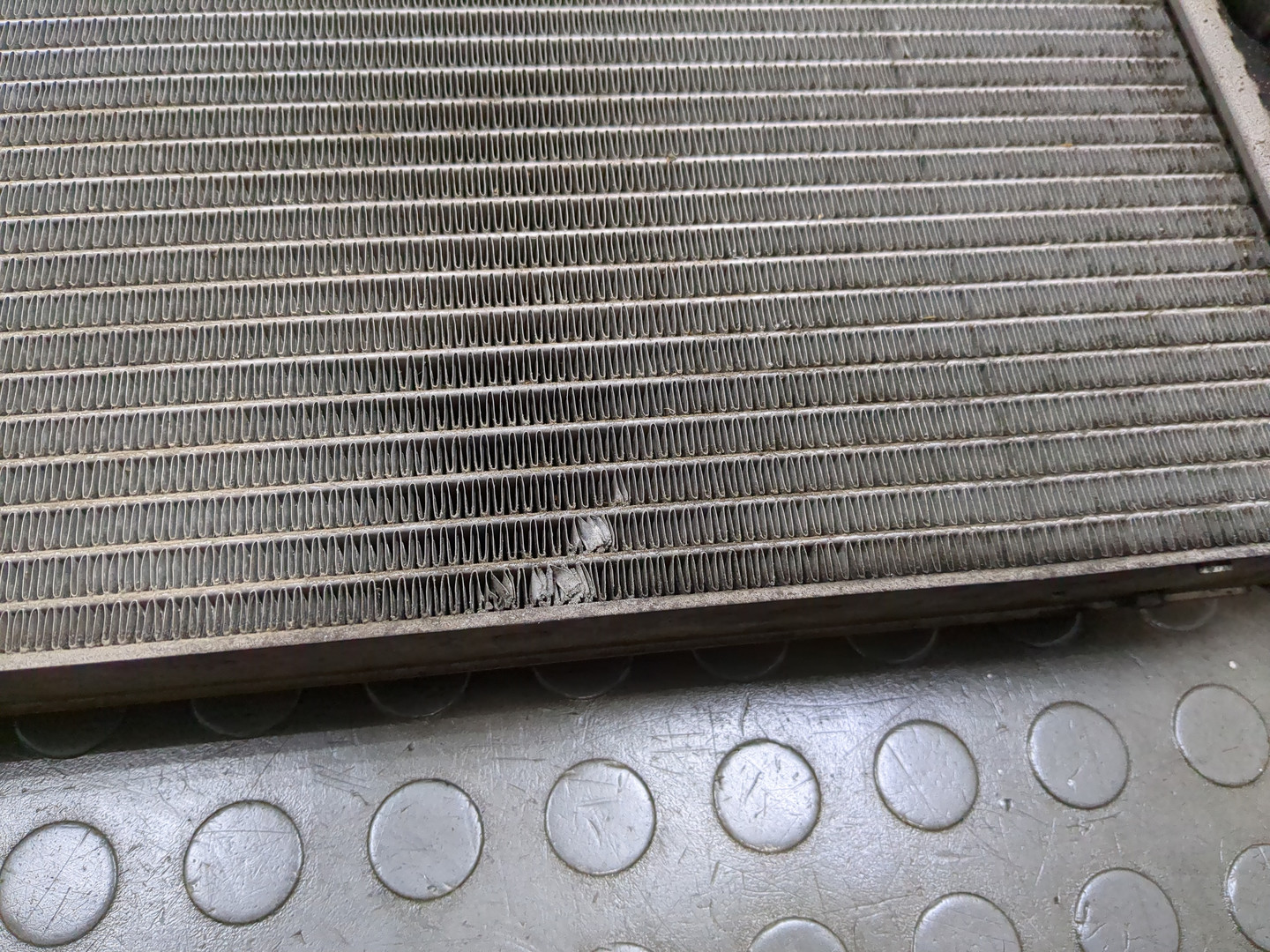 Радиатор охлаждения двигателя основной