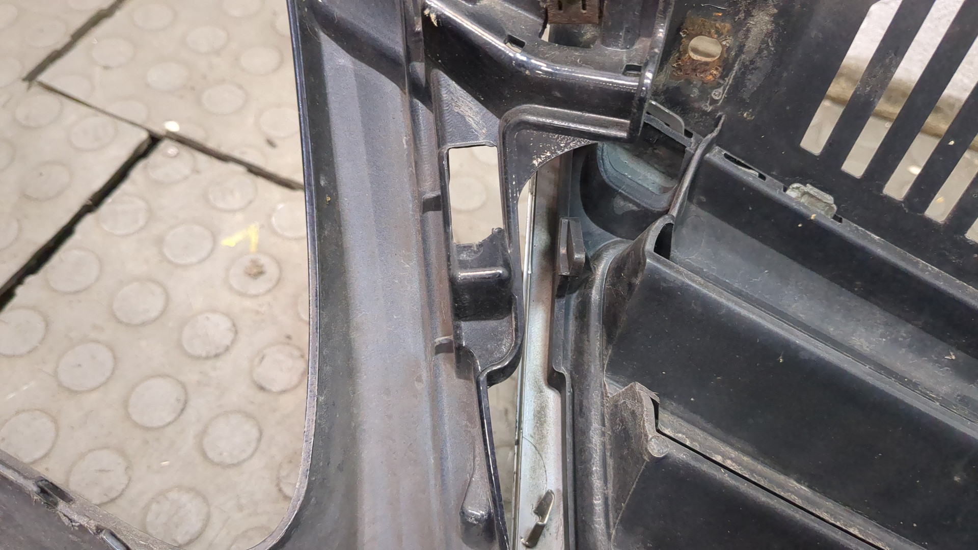 Бампер передний