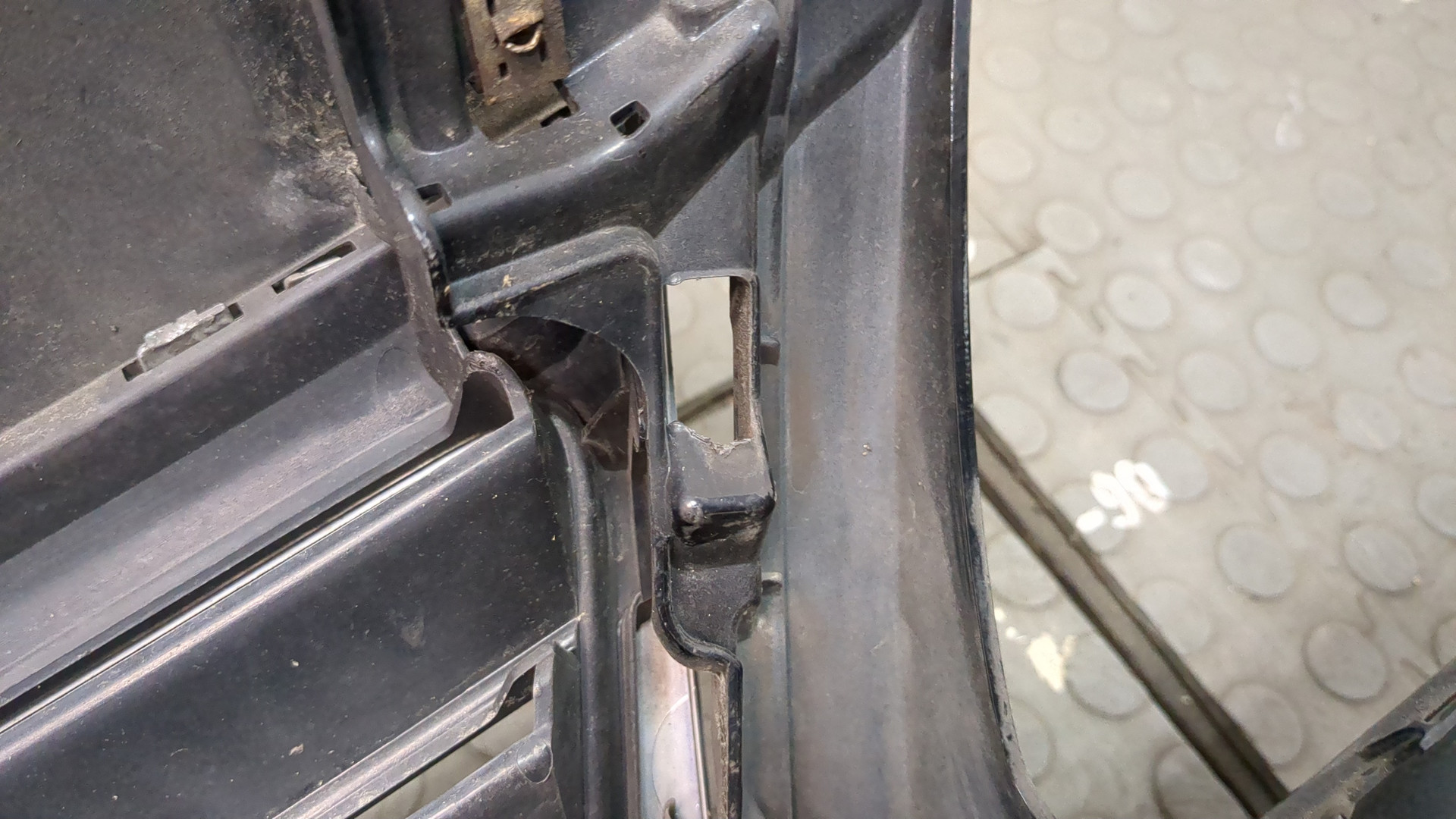 Бампер передний