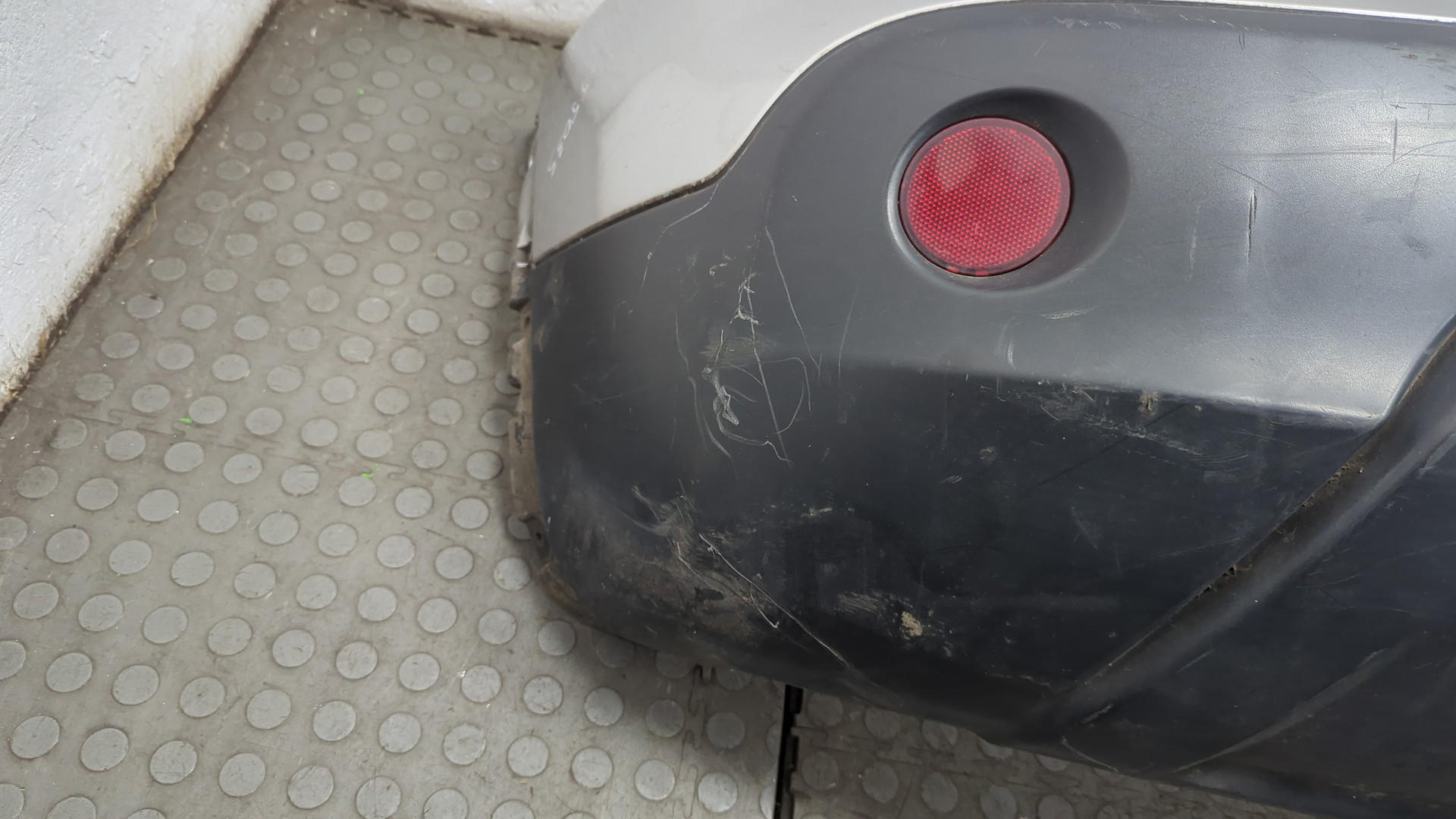 Бампер задний