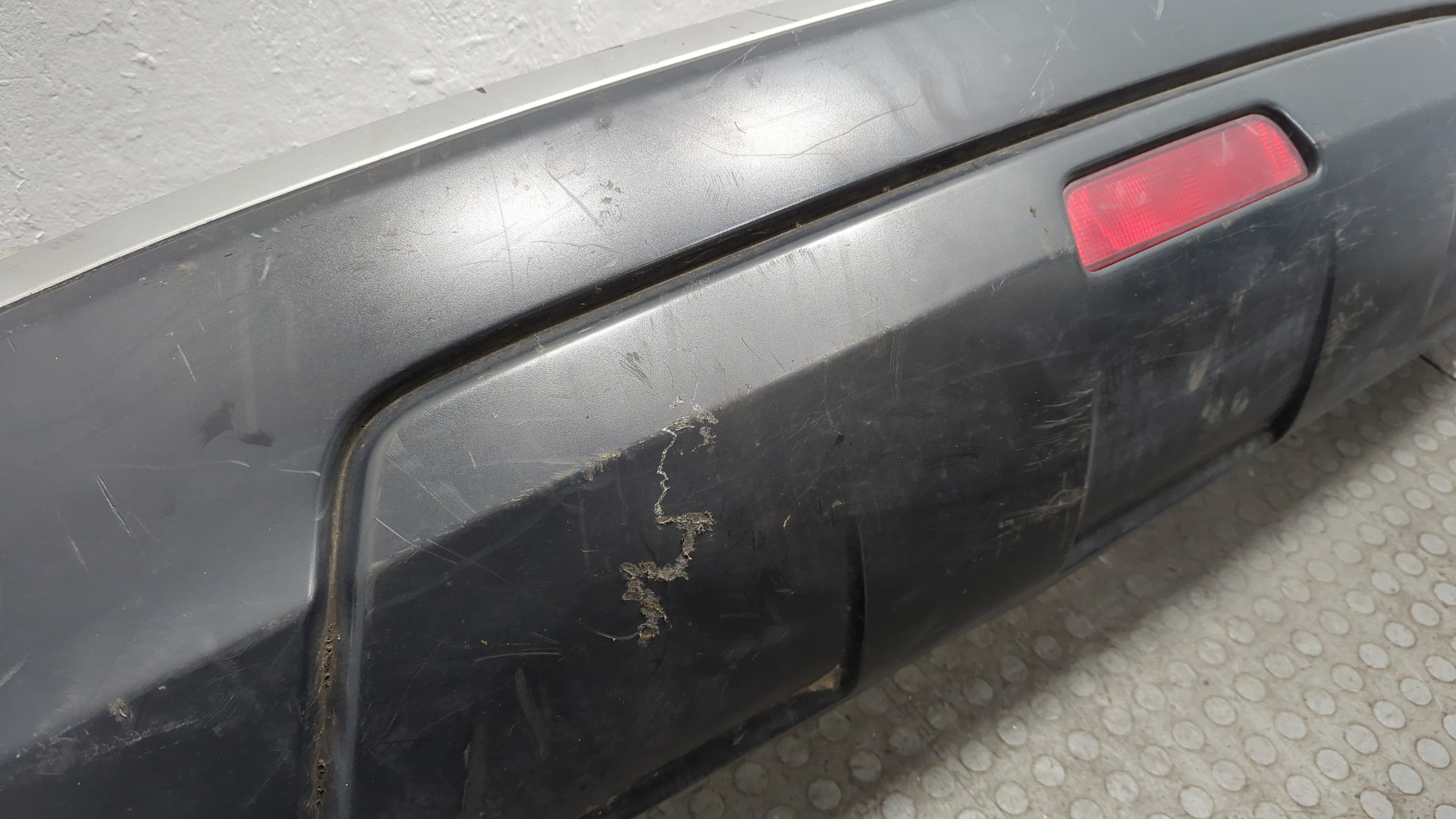 Бампер задний