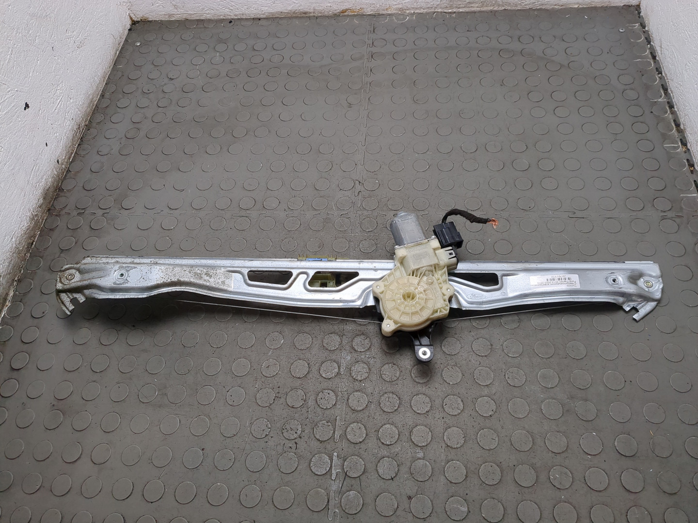 Стеклоподъемник электр. передний левый