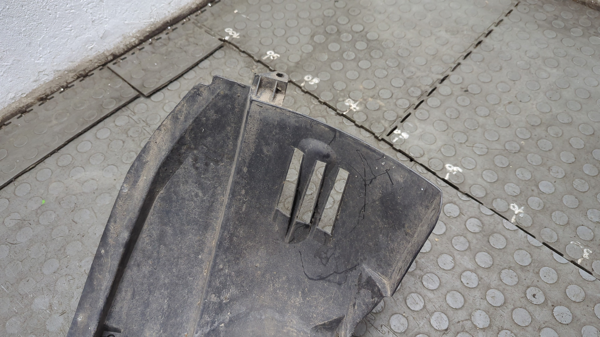 Локер передний правый