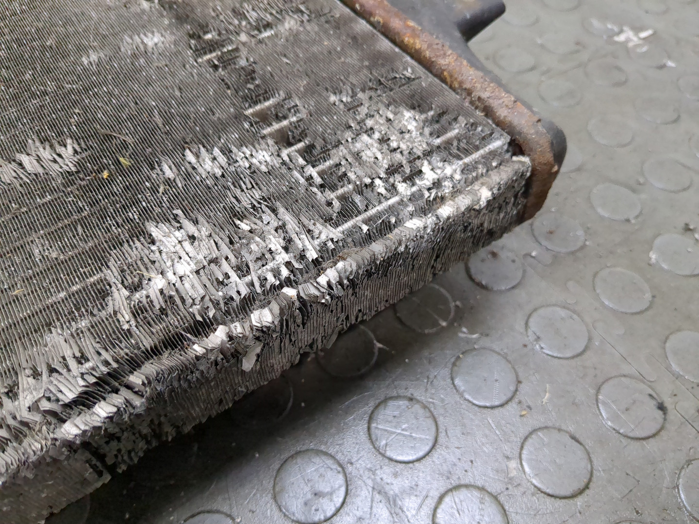 Радиатор охлаждения двигателя основной