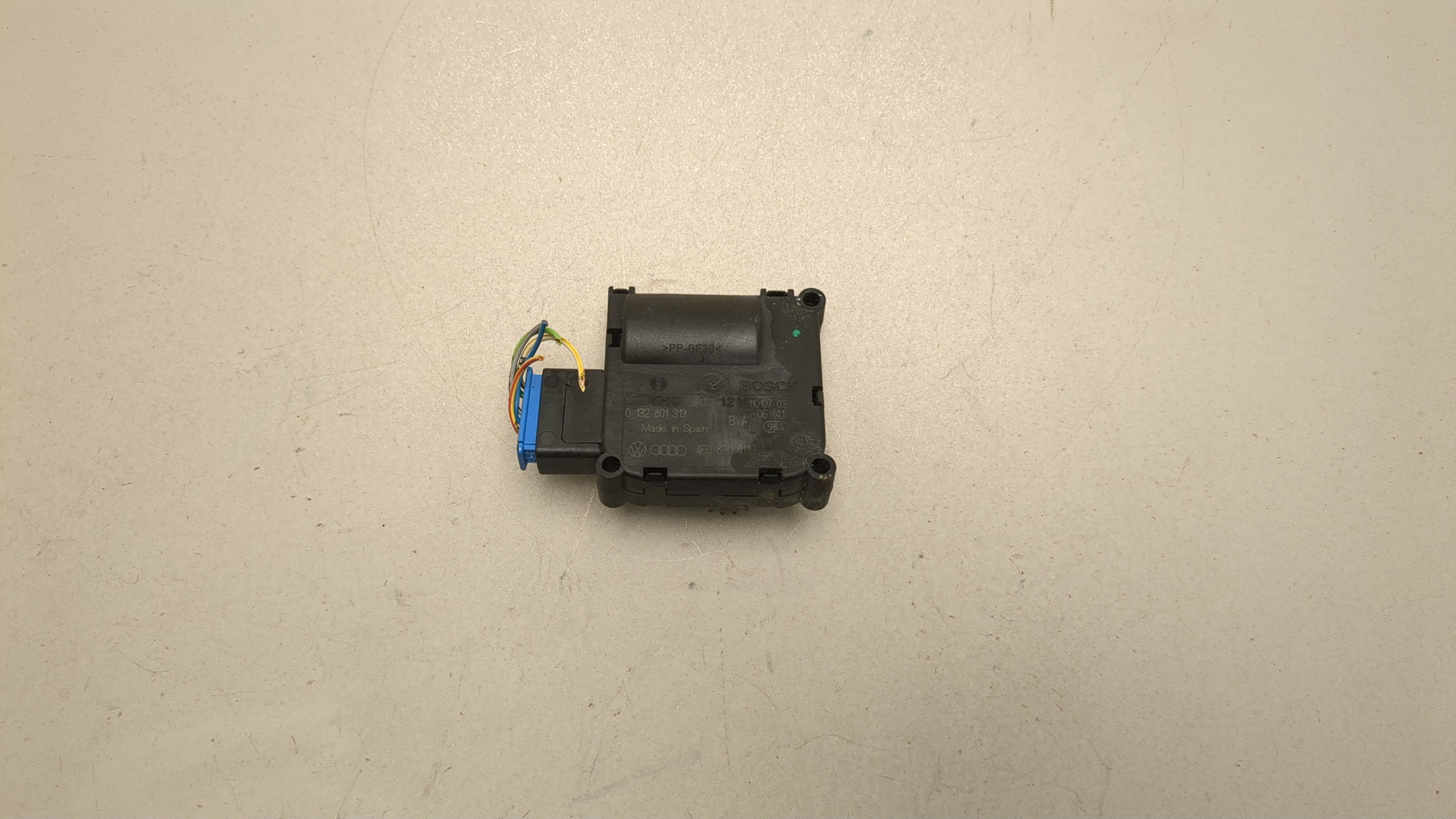 Моторчик заслонки печки