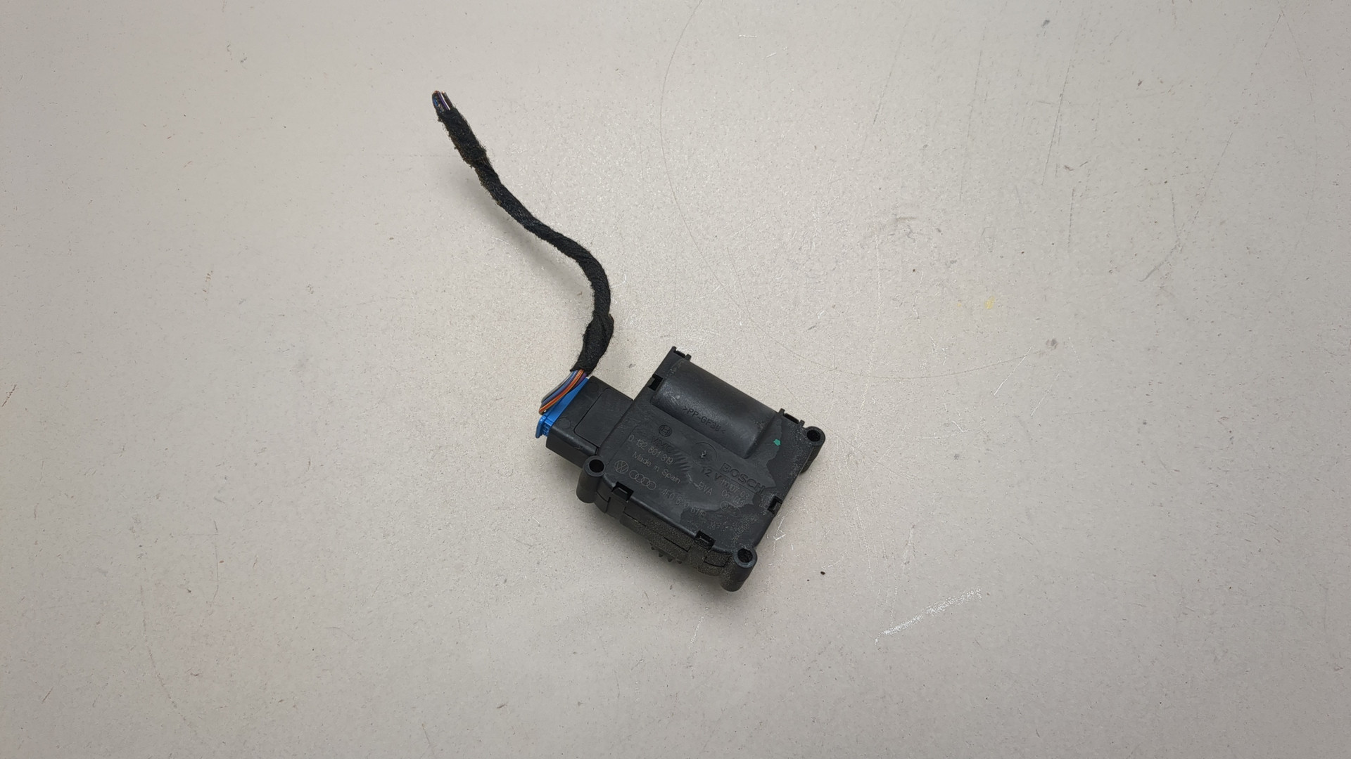 Моторчик заслонки печки