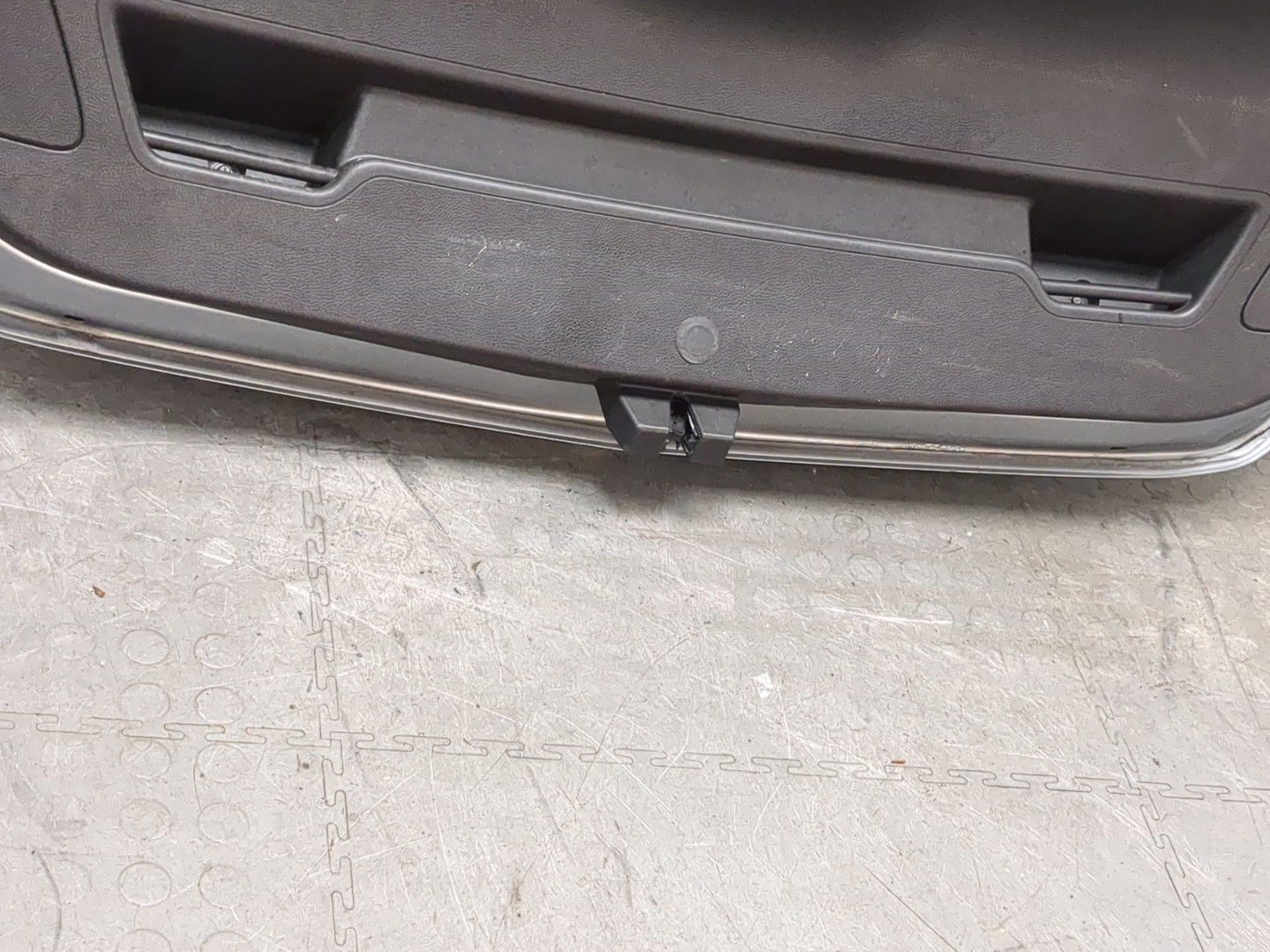 Дверь багажника