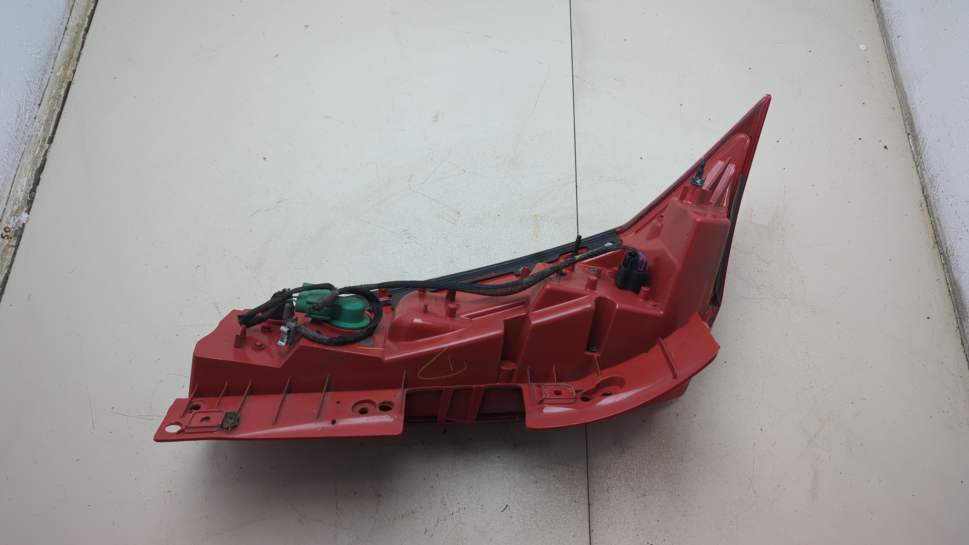 Фонарь задний правый