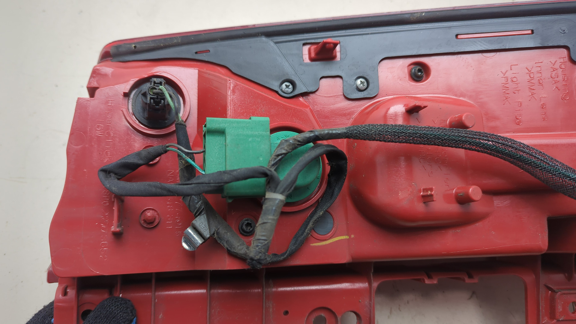 Фонарь задний правый