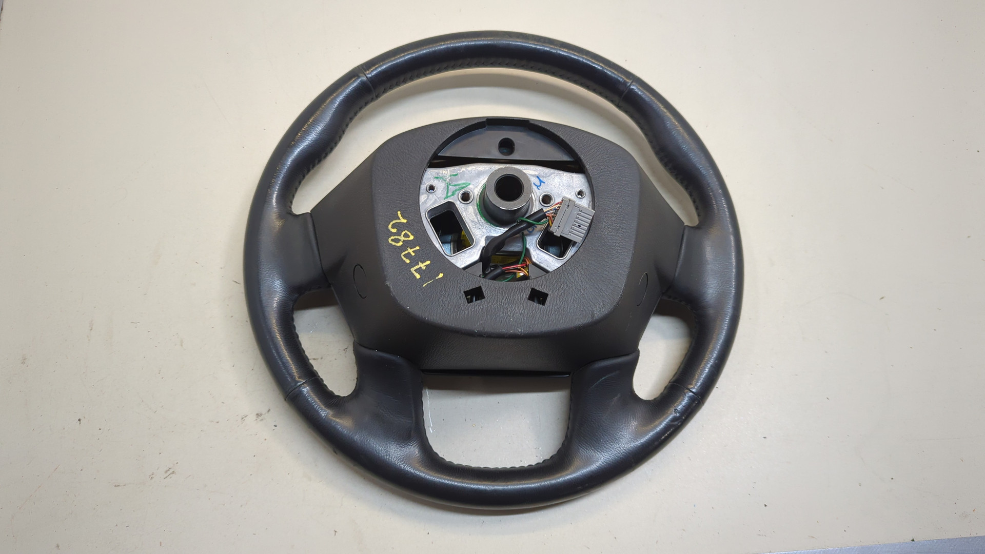 Рулевое колесо (руль)