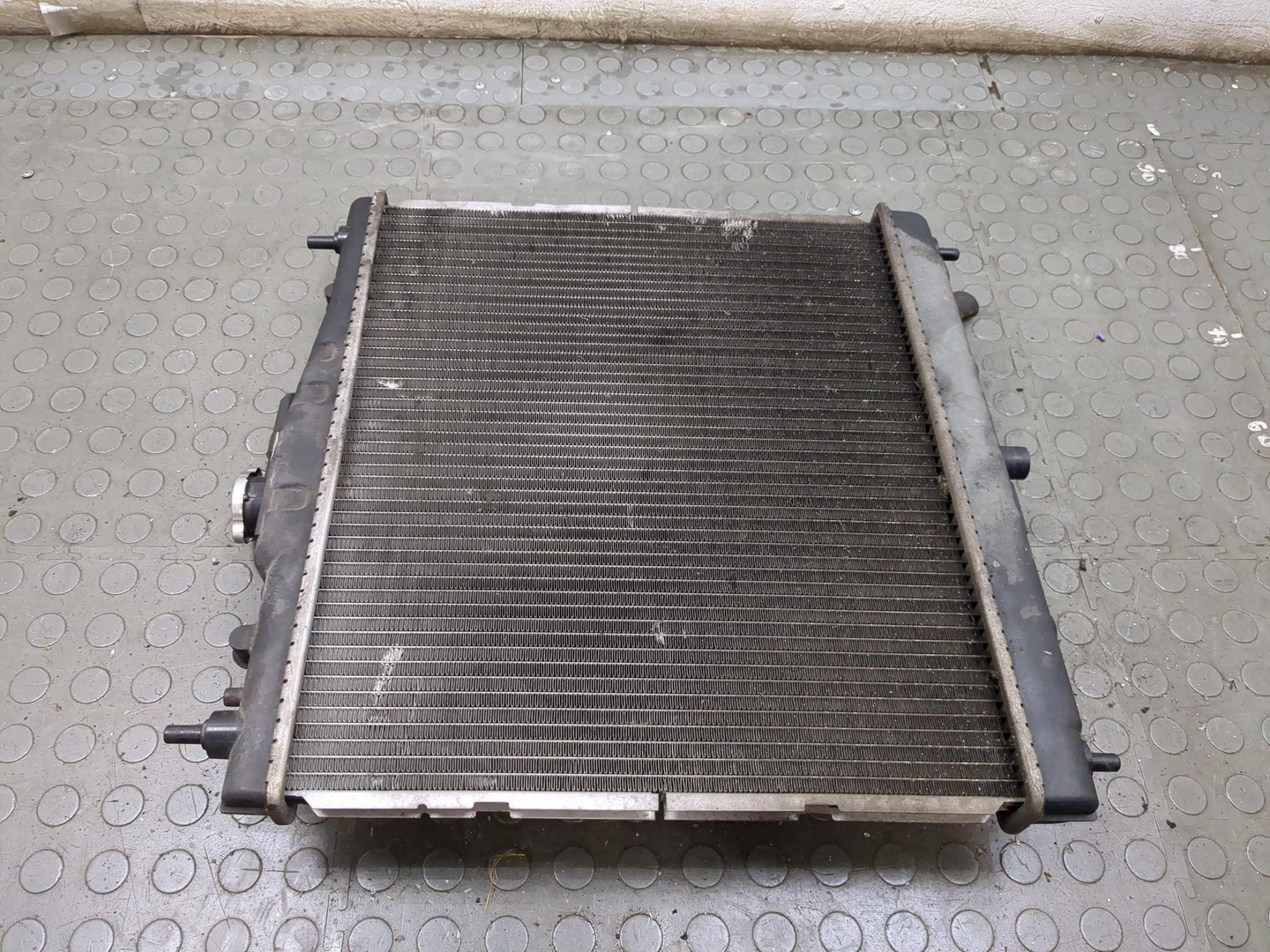 Радиатор охлаждения двигателя основной