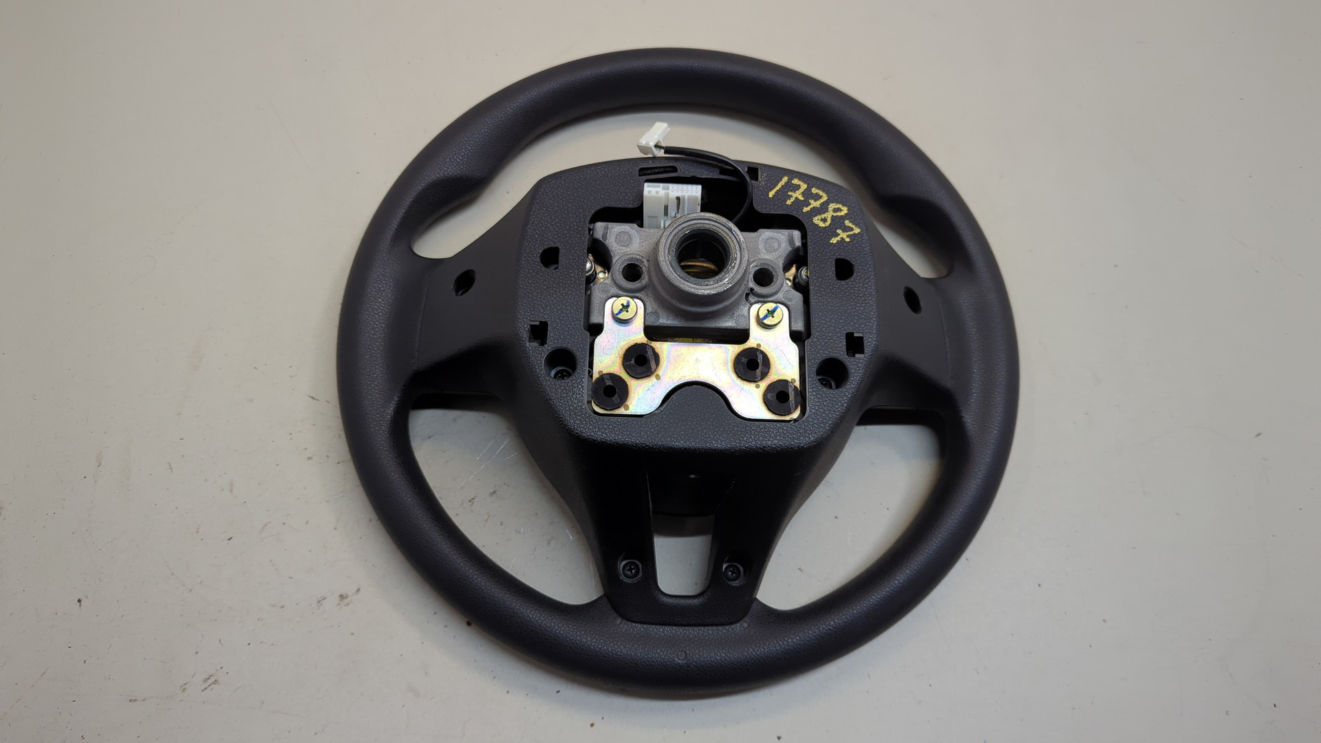 Рулевое колесо (руль)