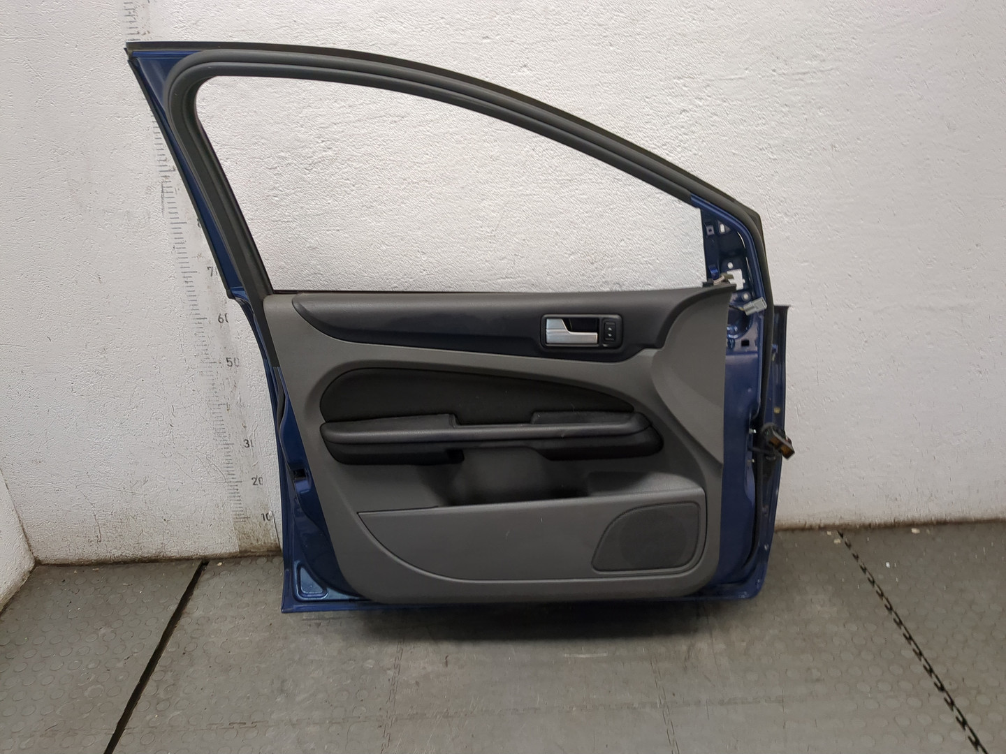 Дверь передняя левая