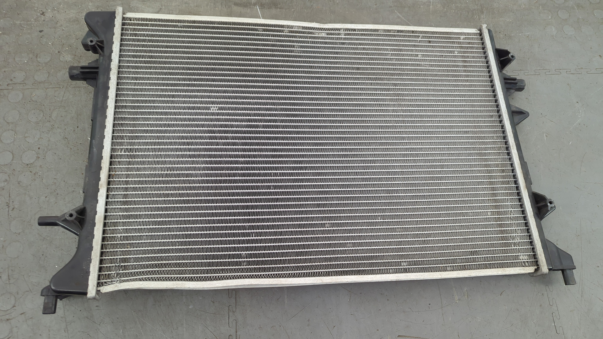 Радиатор охлаждения двигателя основной