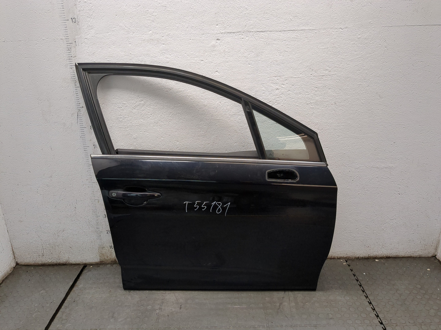 Дверь передняя правая