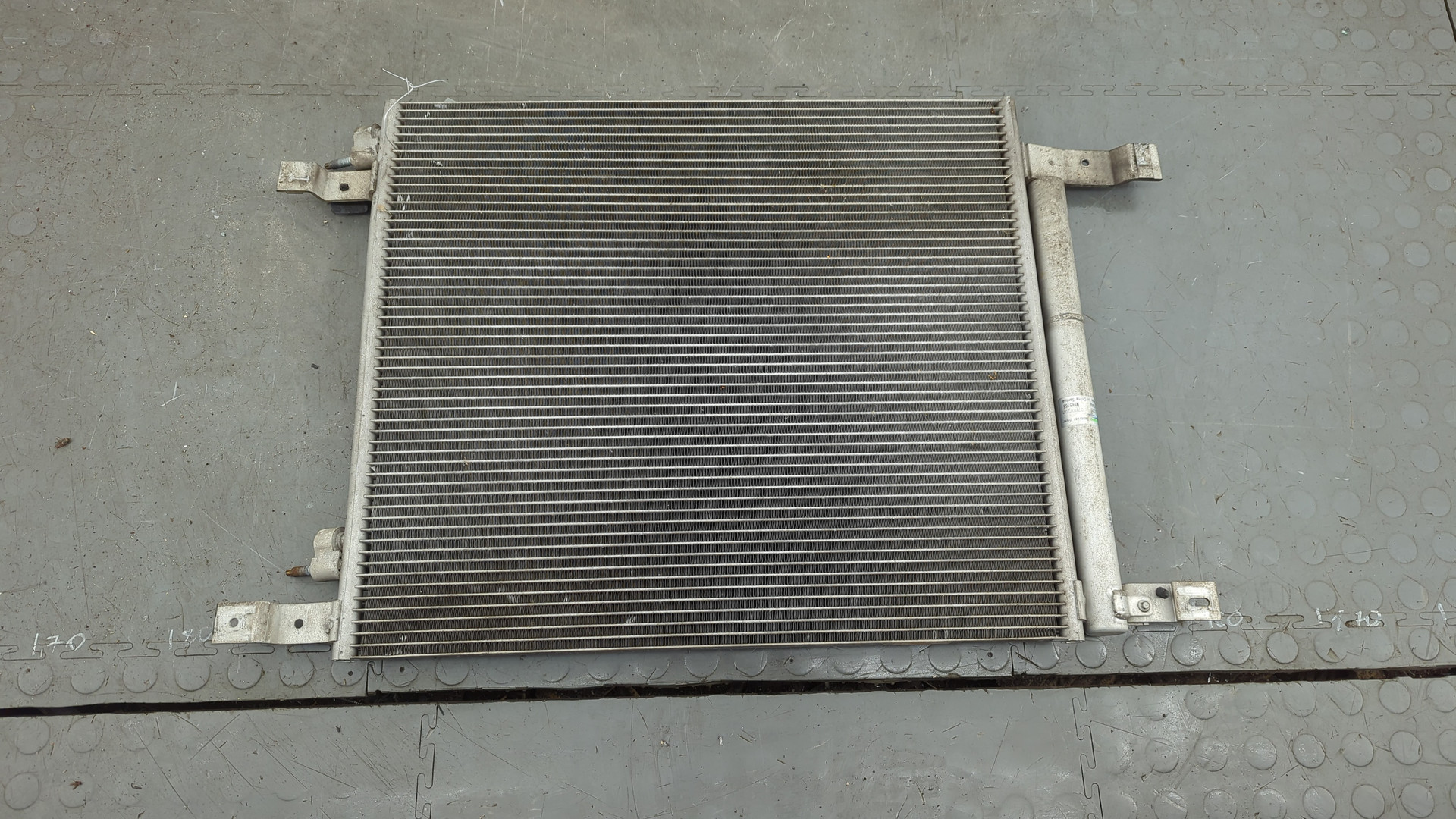 Радиатор кондиционера / конденсер