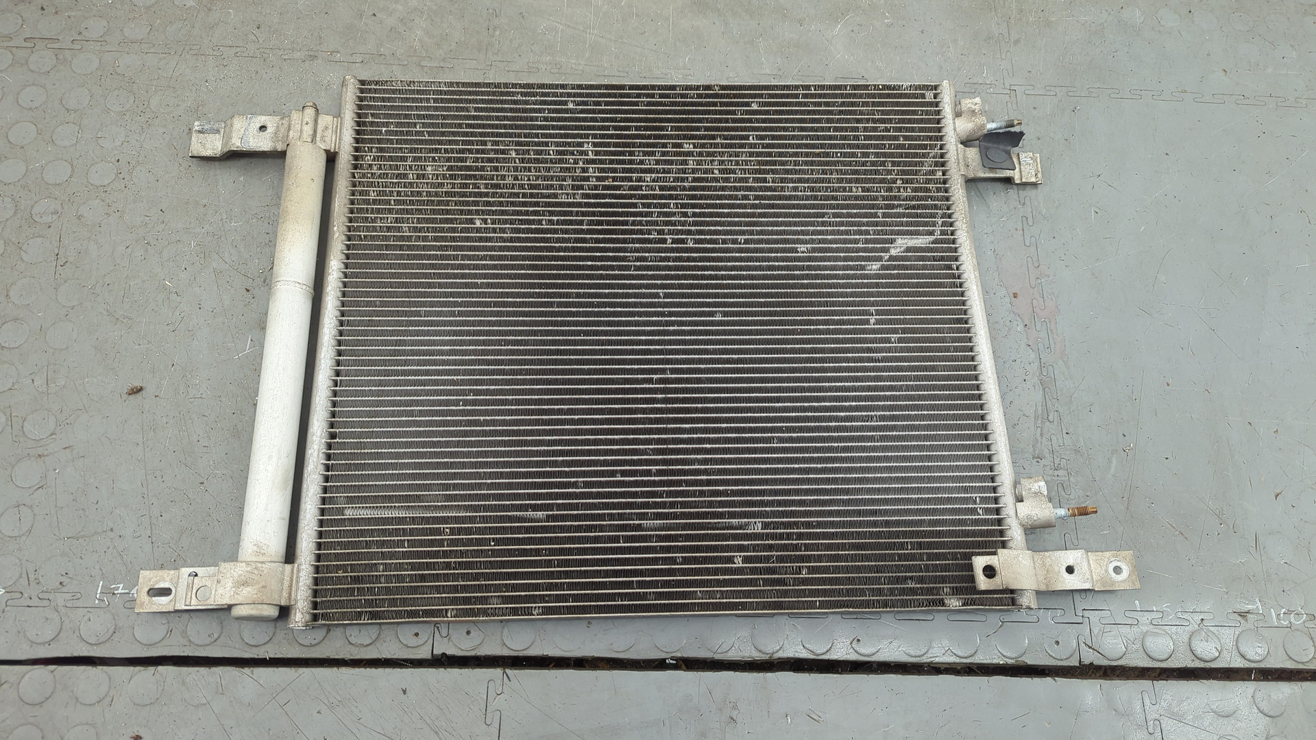 Радиатор кондиционера / конденсер