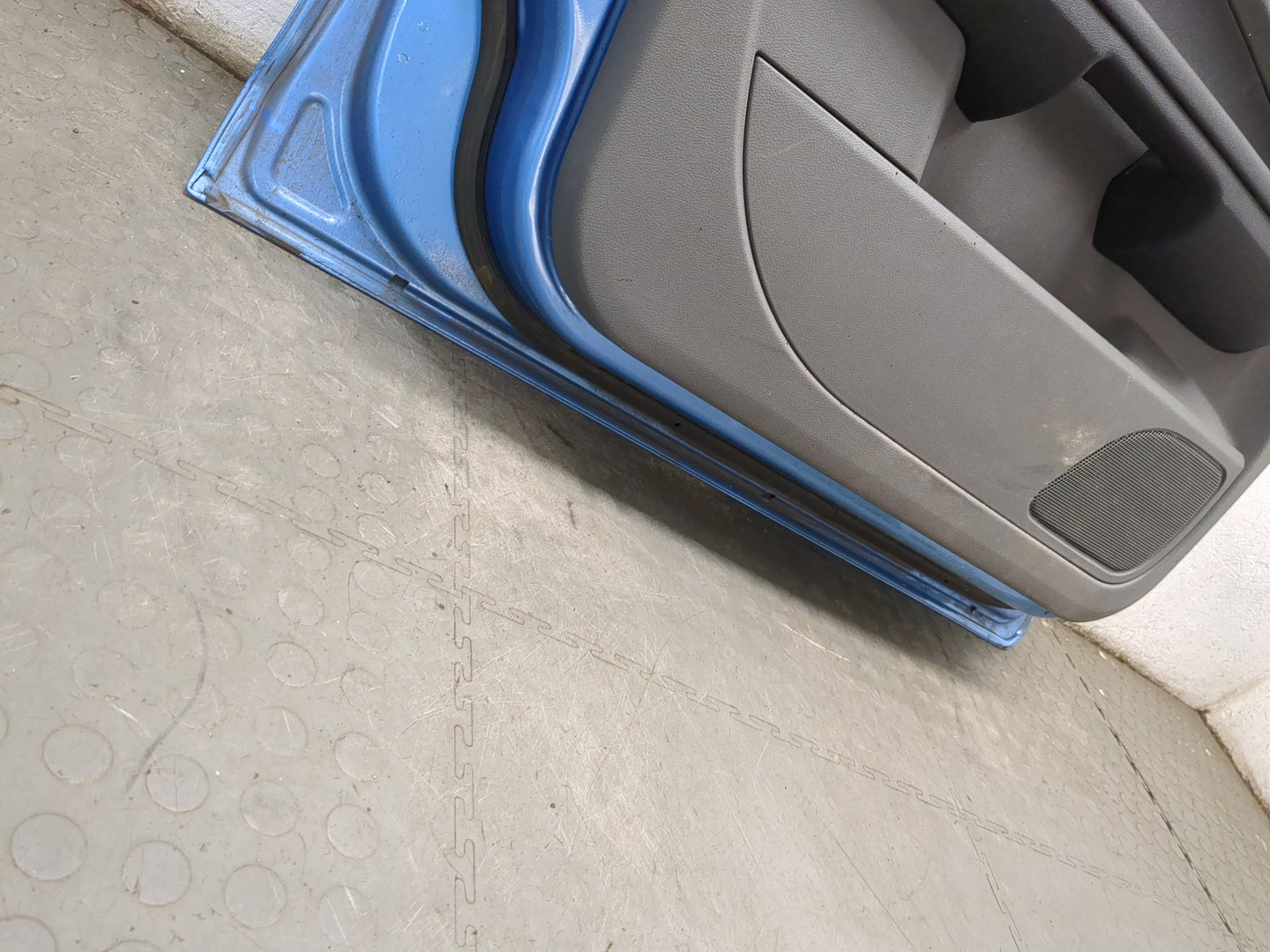 Дверь передняя левая