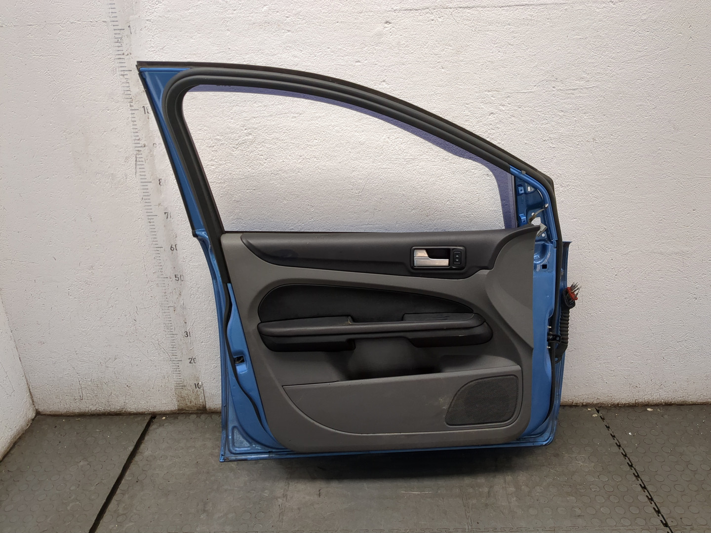 Дверь передняя левая