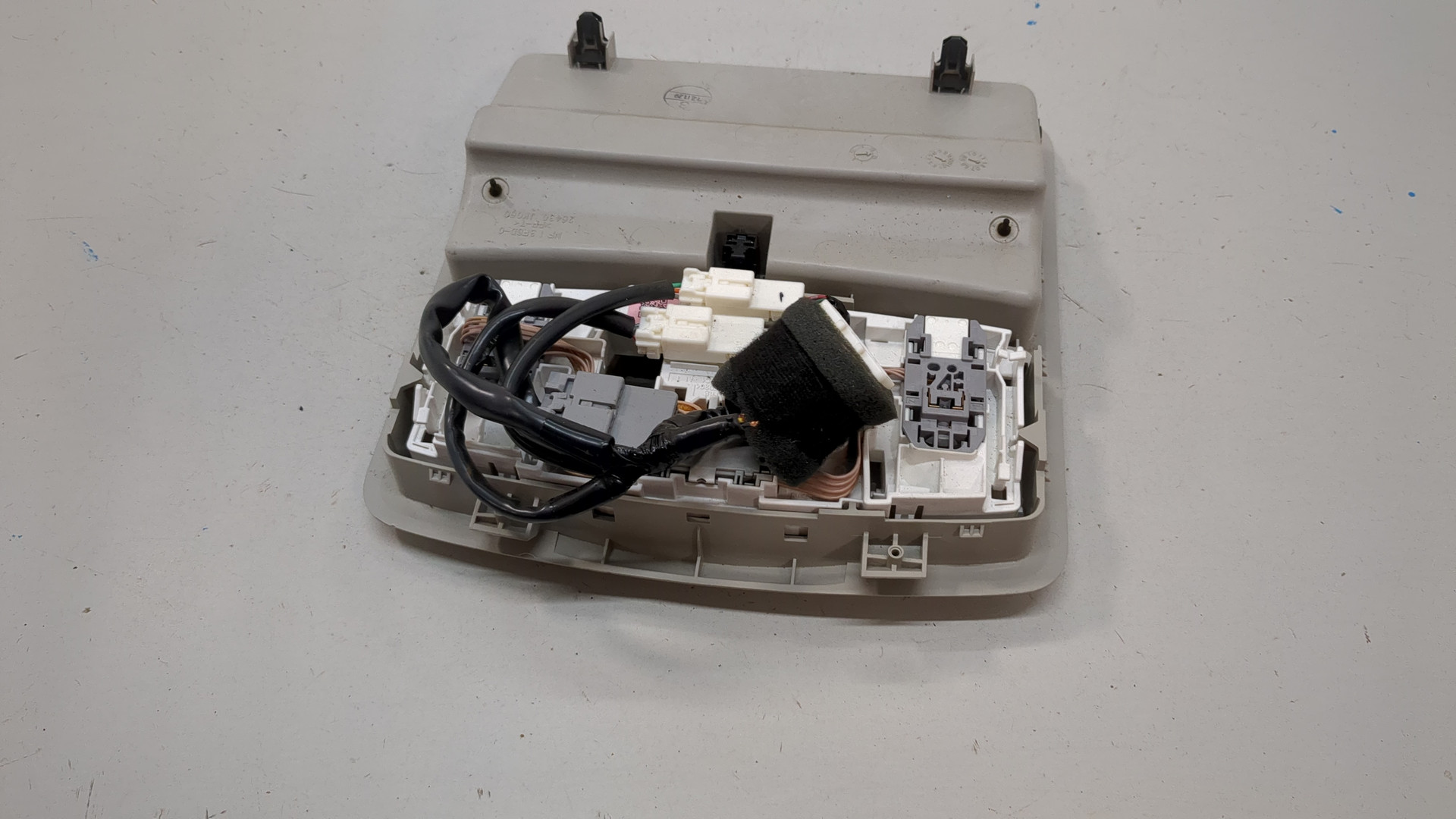 Плафон салонный